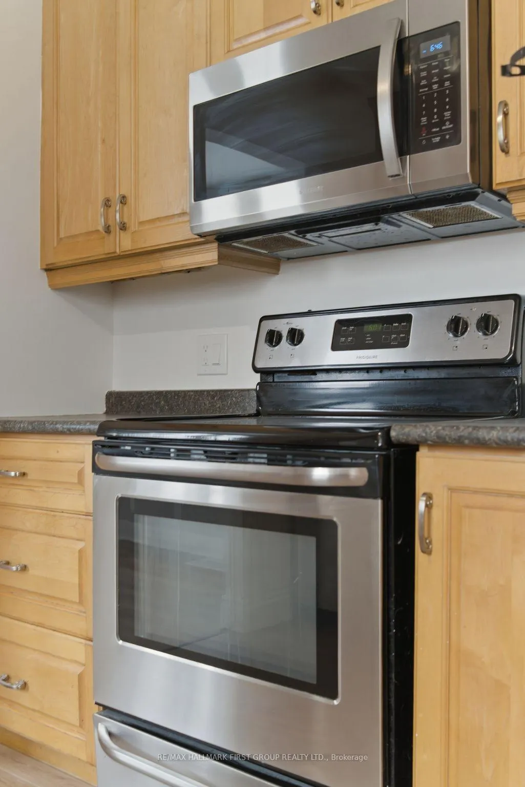 Photo 7 of 16 Sutcliffe Boulevard, Quinte West, Trenton Ward — HOMEH