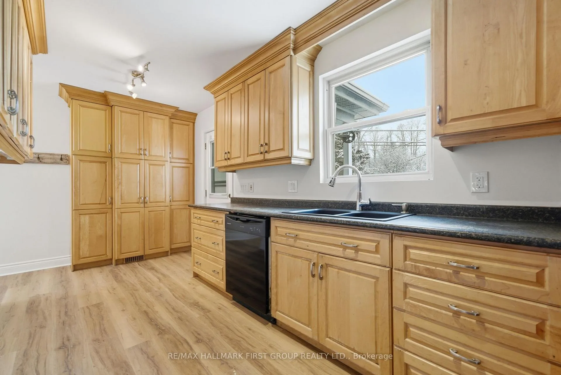 Photo 8 of 16 Sutcliffe Boulevard, Quinte West, Trenton Ward — HOMEH