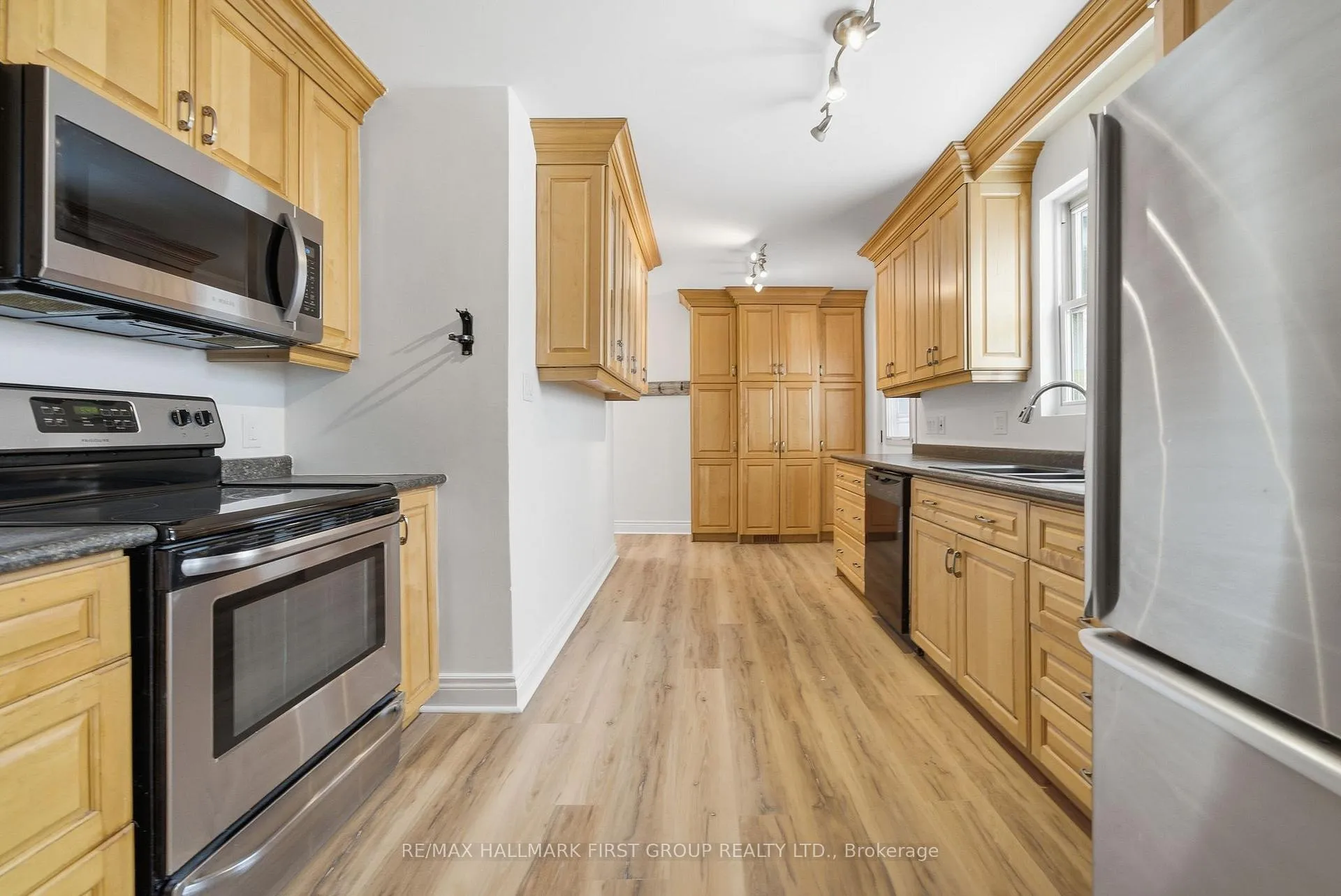 Photo 9 of 16 Sutcliffe Boulevard, Quinte West, Trenton Ward — HOMEH