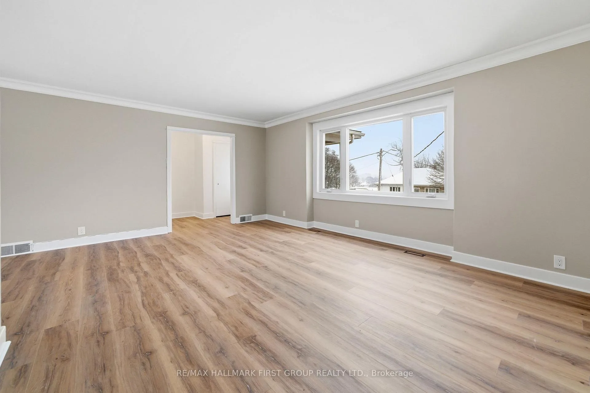 Photo 17 of 16 Sutcliffe Boulevard, Quinte West, Trenton Ward — HOMEH