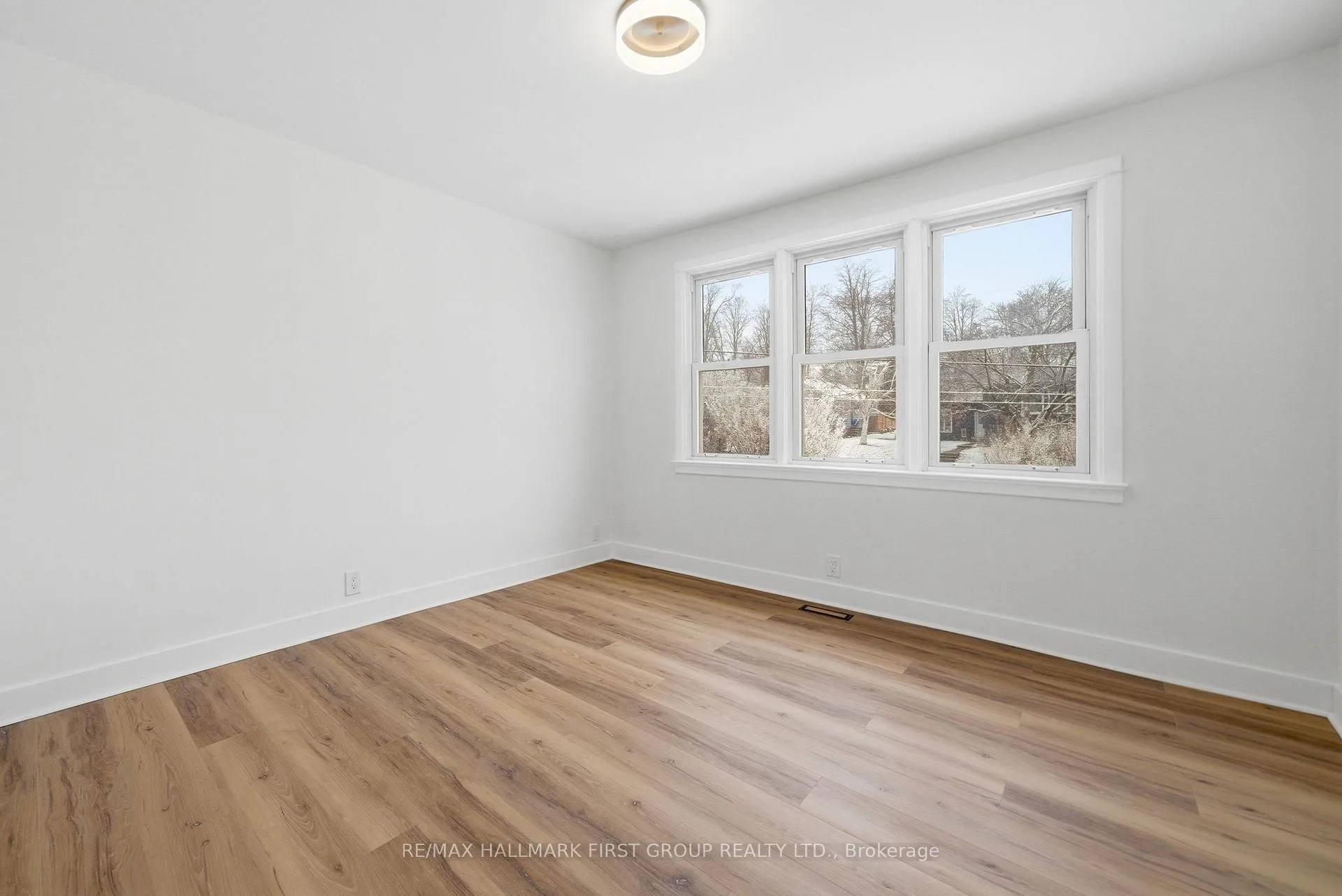 Photo 20 of 16 Sutcliffe Boulevard, Quinte West, Trenton Ward — HOMEH