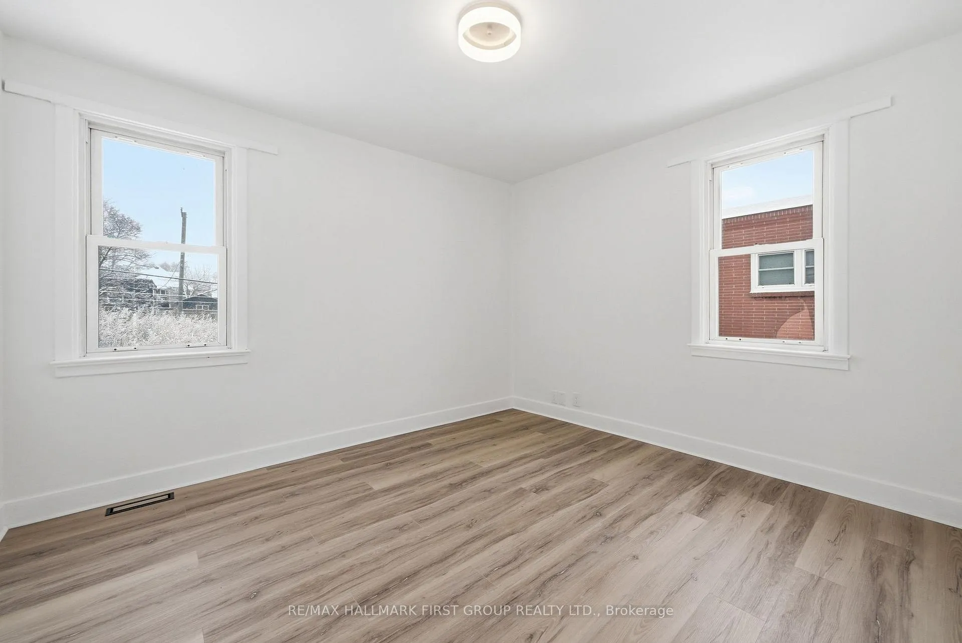 Photo 25 of 16 Sutcliffe Boulevard, Quinte West, Trenton Ward — HOMEH