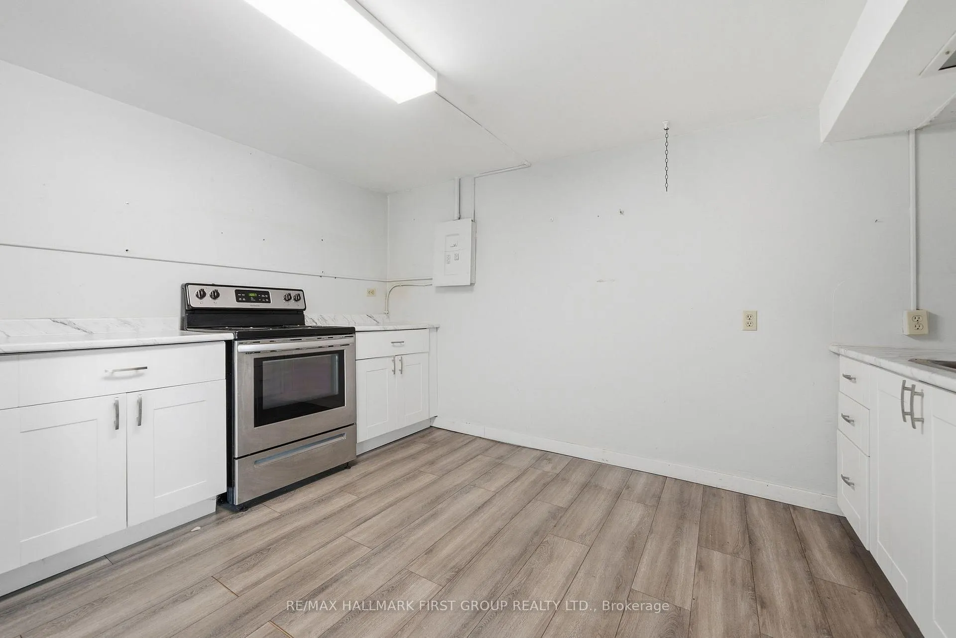 Photo 33 of 16 Sutcliffe Boulevard, Quinte West, Trenton Ward — HOMEH