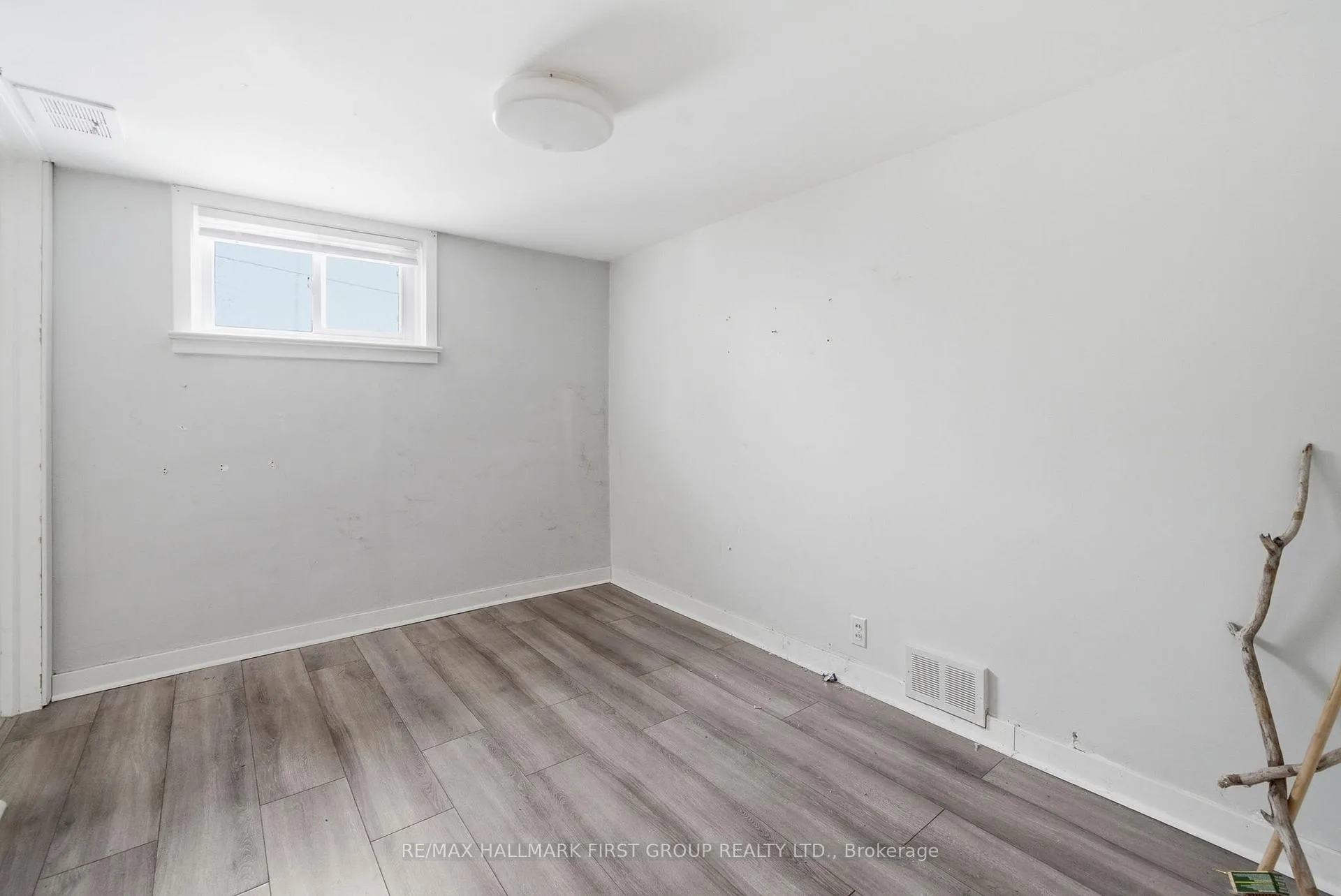 Photo 35 of 16 Sutcliffe Boulevard, Quinte West, Trenton Ward — HOMEH