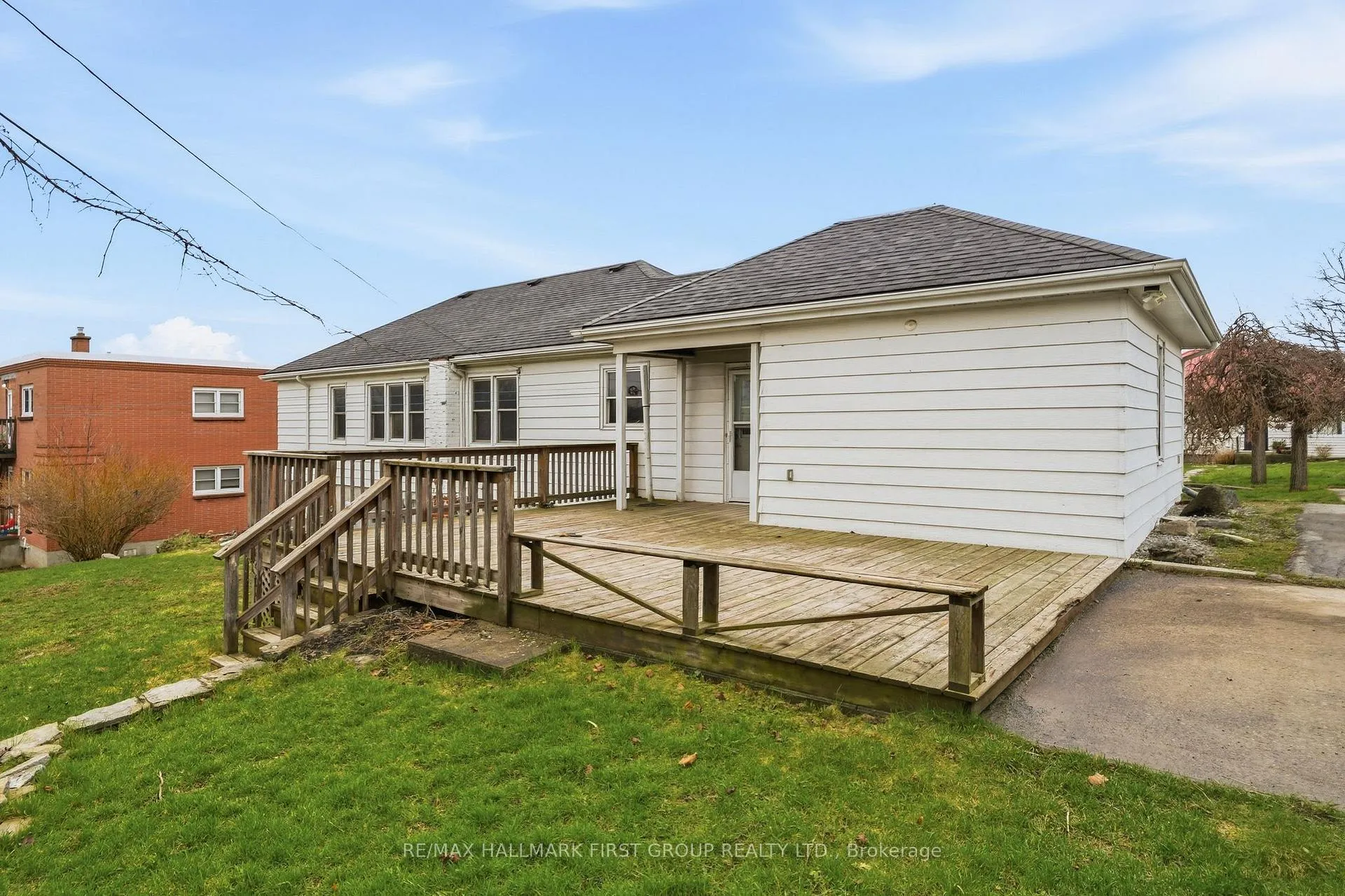 Photo 42 of 16 Sutcliffe Boulevard, Quinte West, Trenton Ward — HOMEH