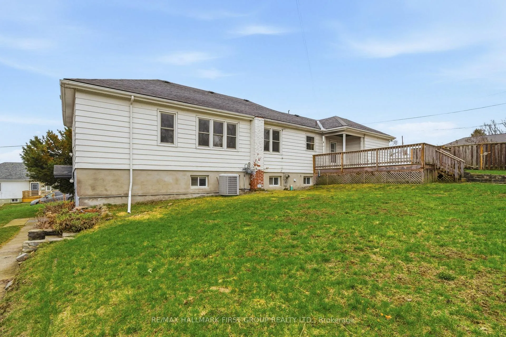 Photo 46 of 16 Sutcliffe Boulevard, Quinte West, Trenton Ward — HOMEH