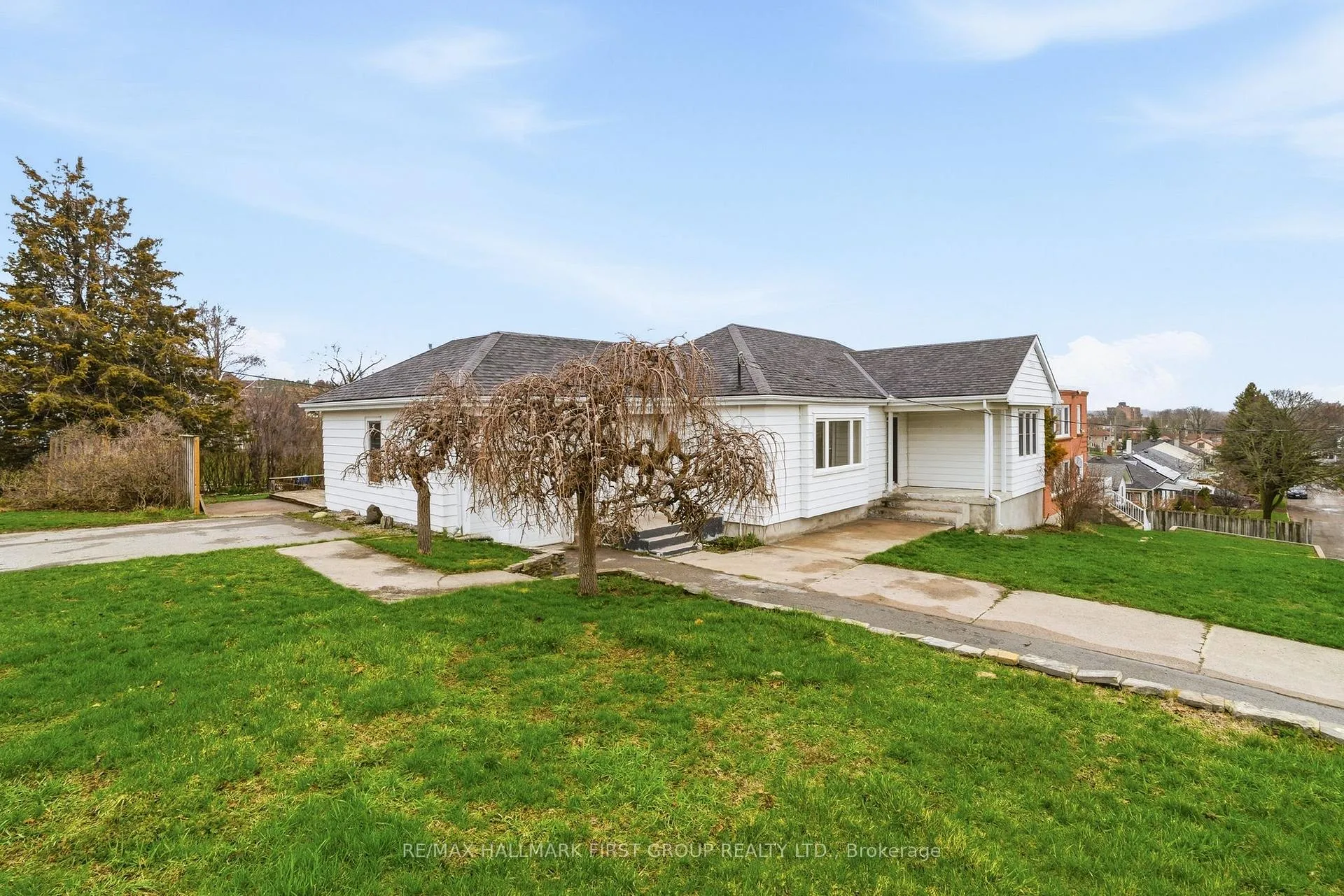 Photo 49 of 16 Sutcliffe Boulevard, Quinte West, Trenton Ward — HOMEH