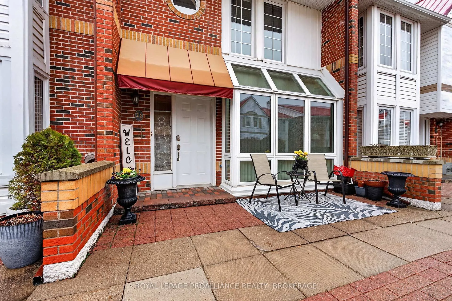 Photo 1 of Unit 22, 1 Place D'armes, Kingston, East of Sir John A. Blvd — HOMEH