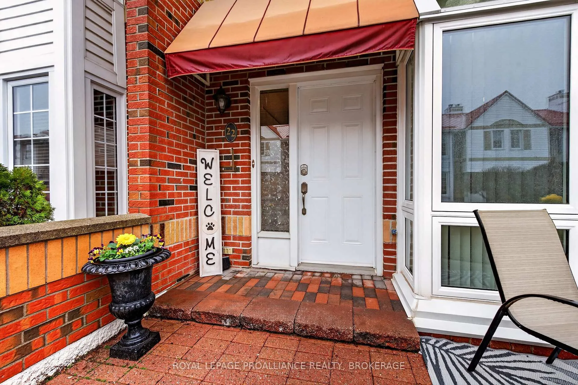 Photo 2 of Unit 22, 1 Place D'armes, Kingston, East of Sir John A. Blvd — HOMEH