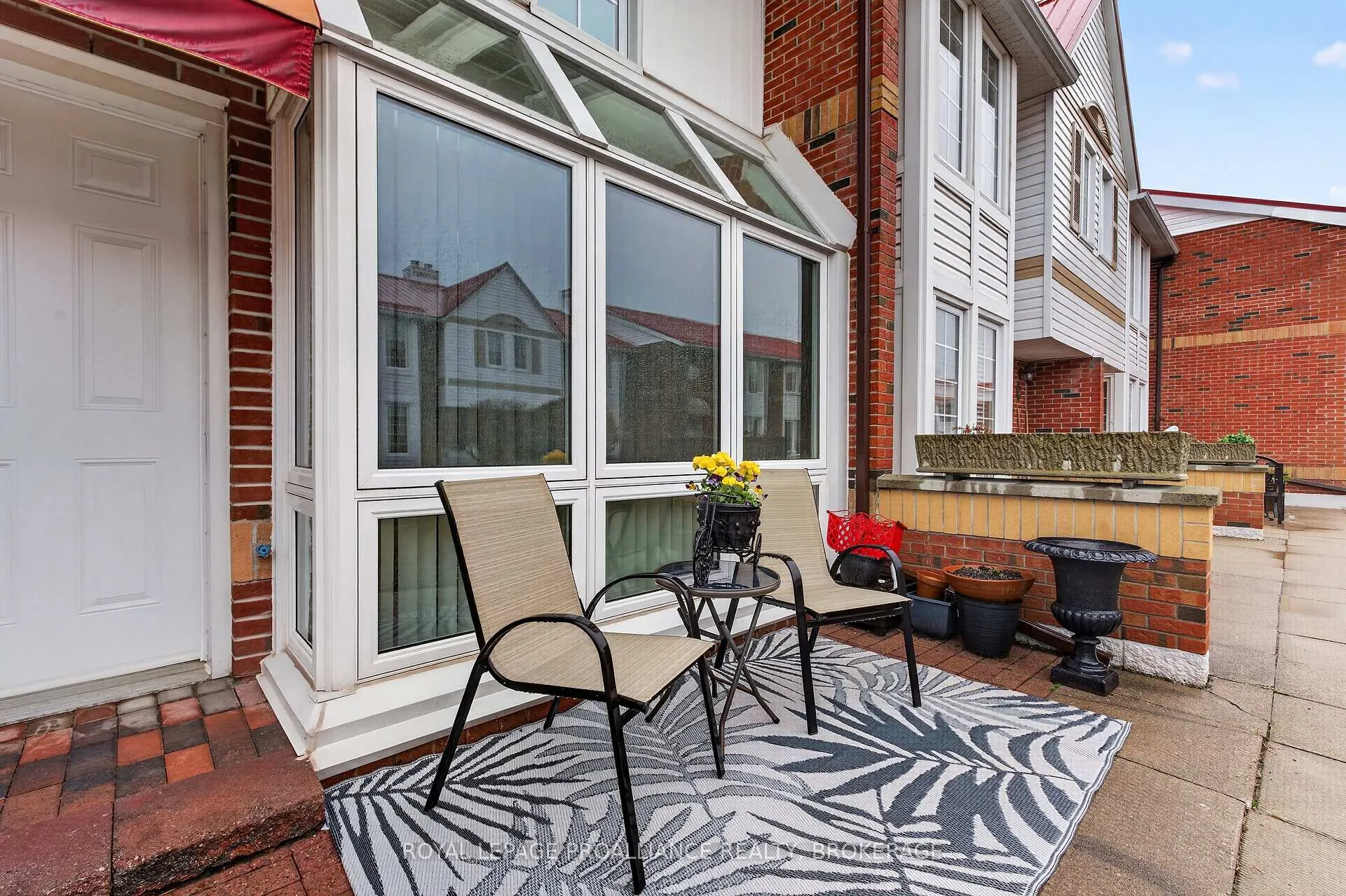 Photo 3 of Unit 22, 1 Place D'armes, Kingston, East of Sir John A. Blvd — HOMEH