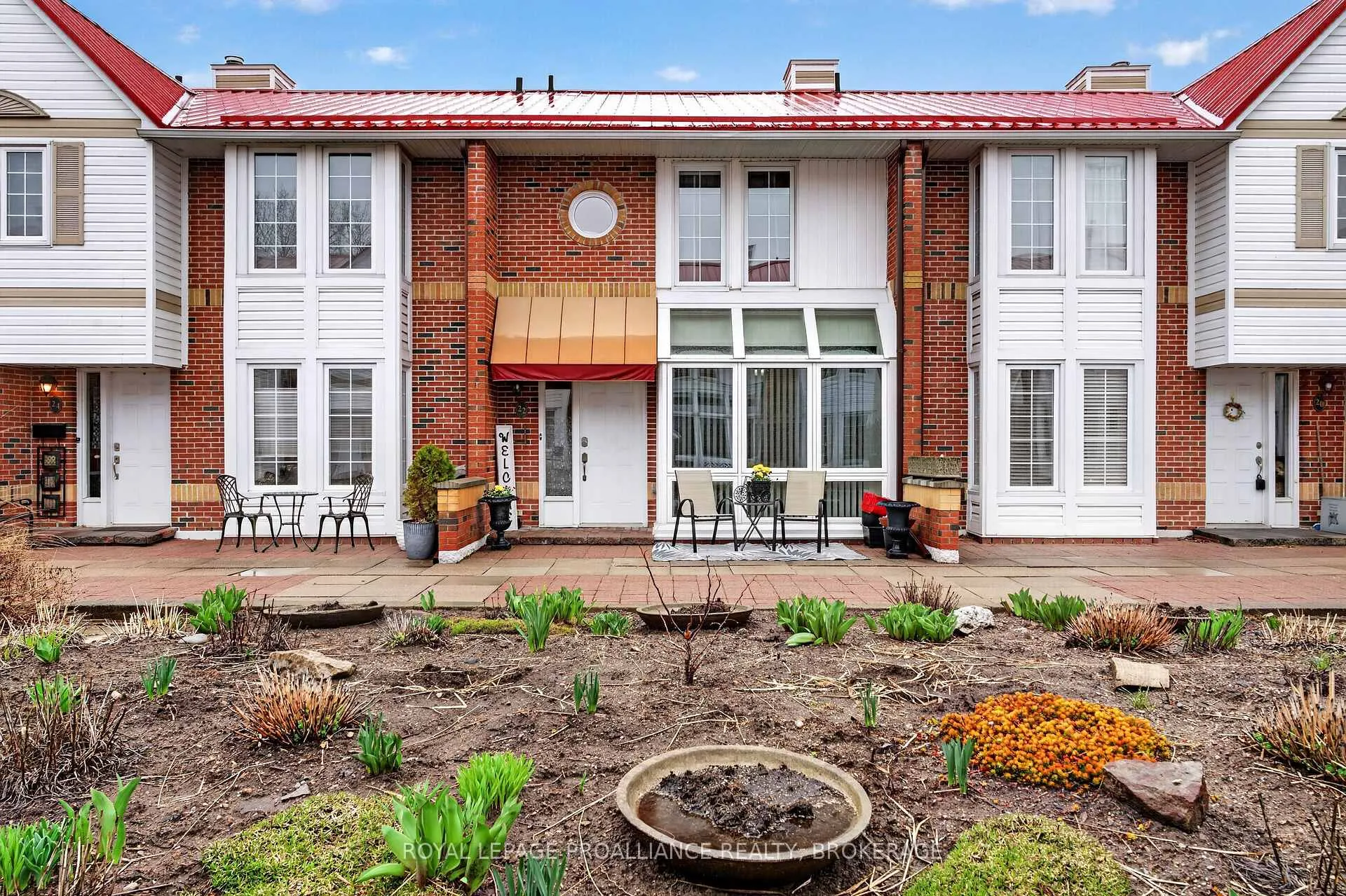 Photo 4 of Unit 22, 1 Place D'armes, Kingston, East of Sir John A. Blvd — HOMEH