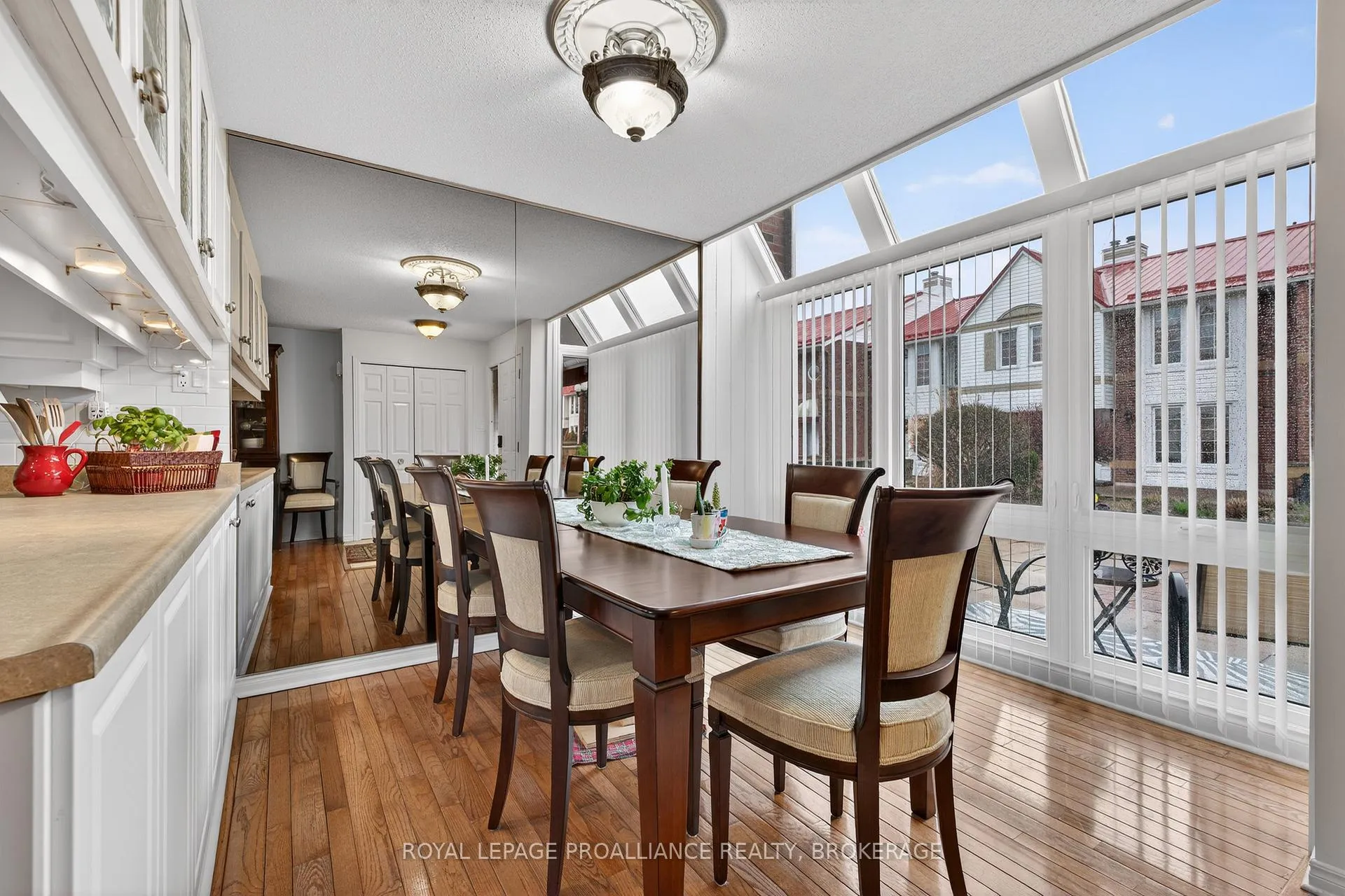 Photo 10 of Unit 22, 1 Place D'armes, Kingston, East of Sir John A. Blvd — HOMEH