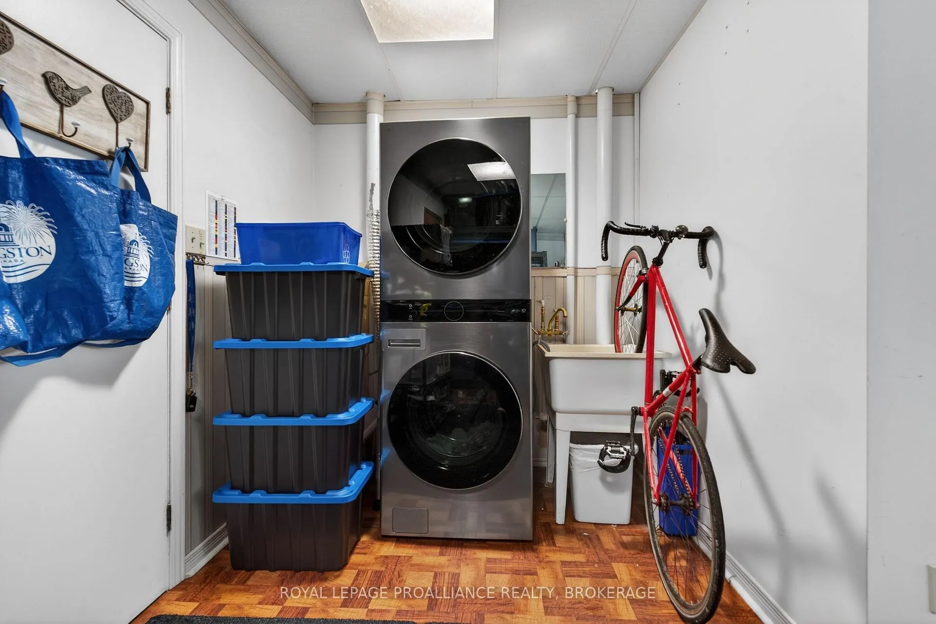 Photo 27 of Unit 22, 1 Place D'armes, Kingston, East of Sir John A. Blvd — HOMEH