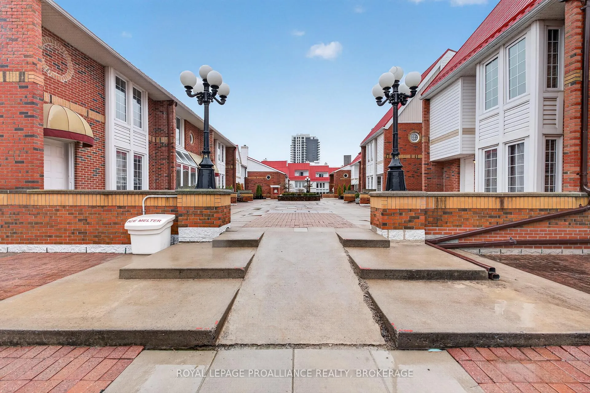 Photo 31 of Unit 22, 1 Place D'armes, Kingston, East of Sir John A. Blvd — HOMEH