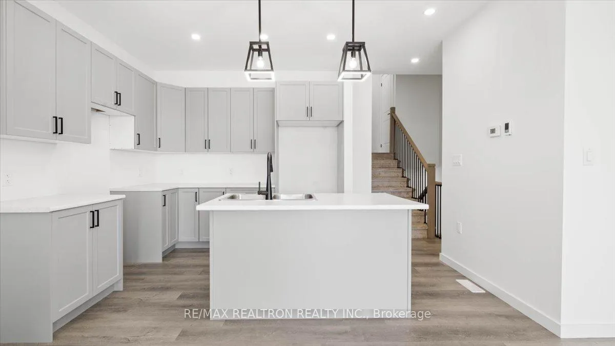 Photo 17 of 47 Summit Crescent, Belleville, Belleville Ward — HOMEH