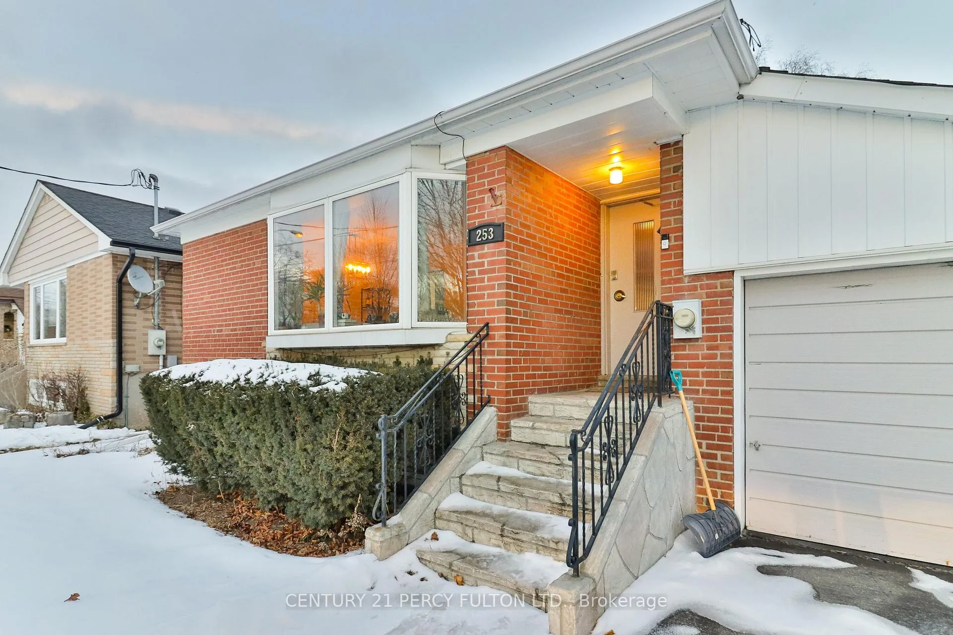 Front of 253 Chine Drive