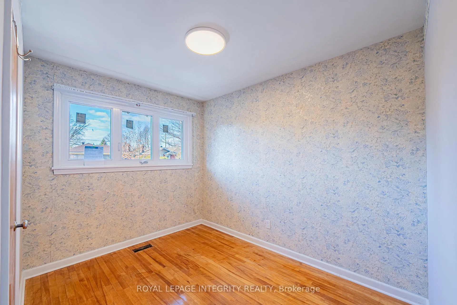 Photo 14 of 1746 - A Gage Crescent, Ottawa, Bel Air Heights — HOMEH