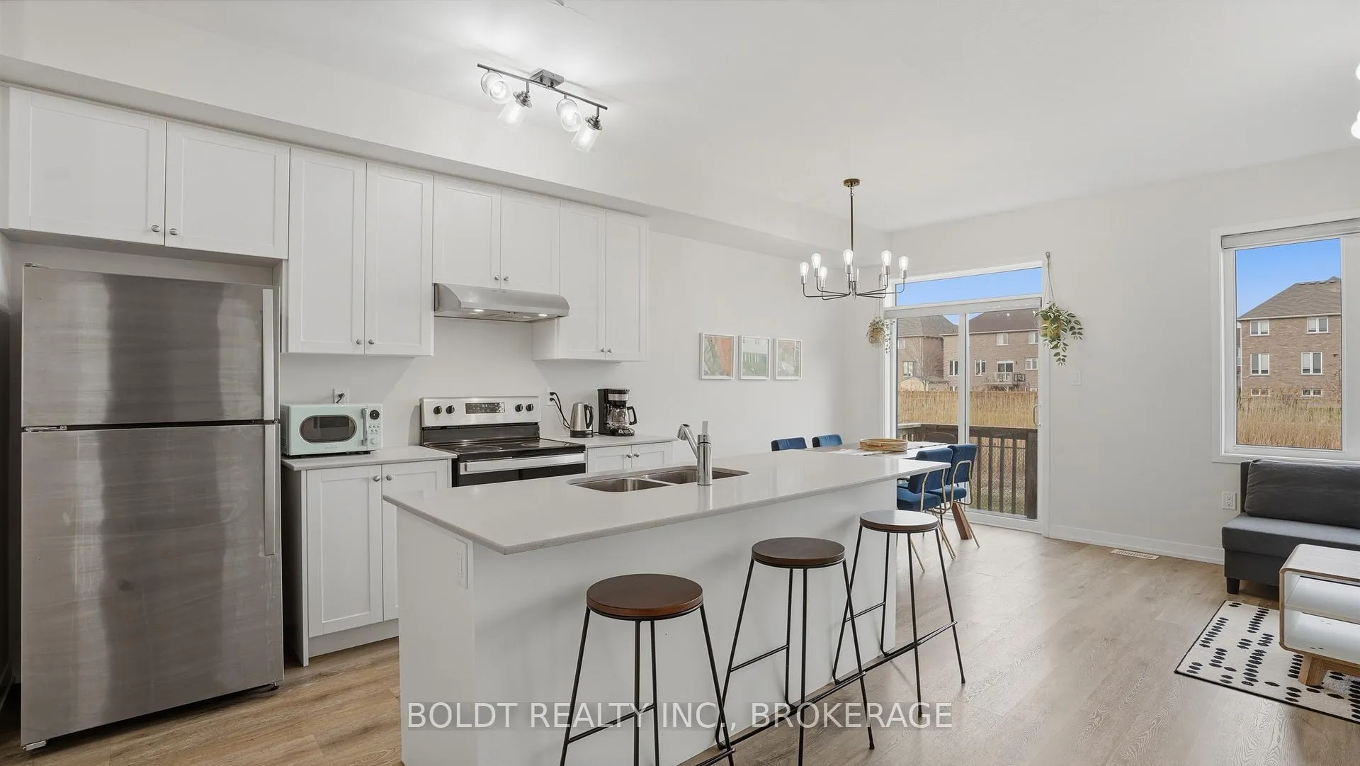 Photo 7 of Unit 11, 7789 Kalar Road, Niagara Falls, Brown — HOMEH