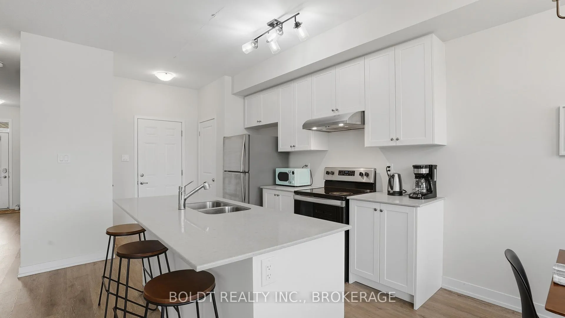 Photo 9 of Unit 11, 7789 Kalar Road, Niagara Falls, Brown — HOMEH