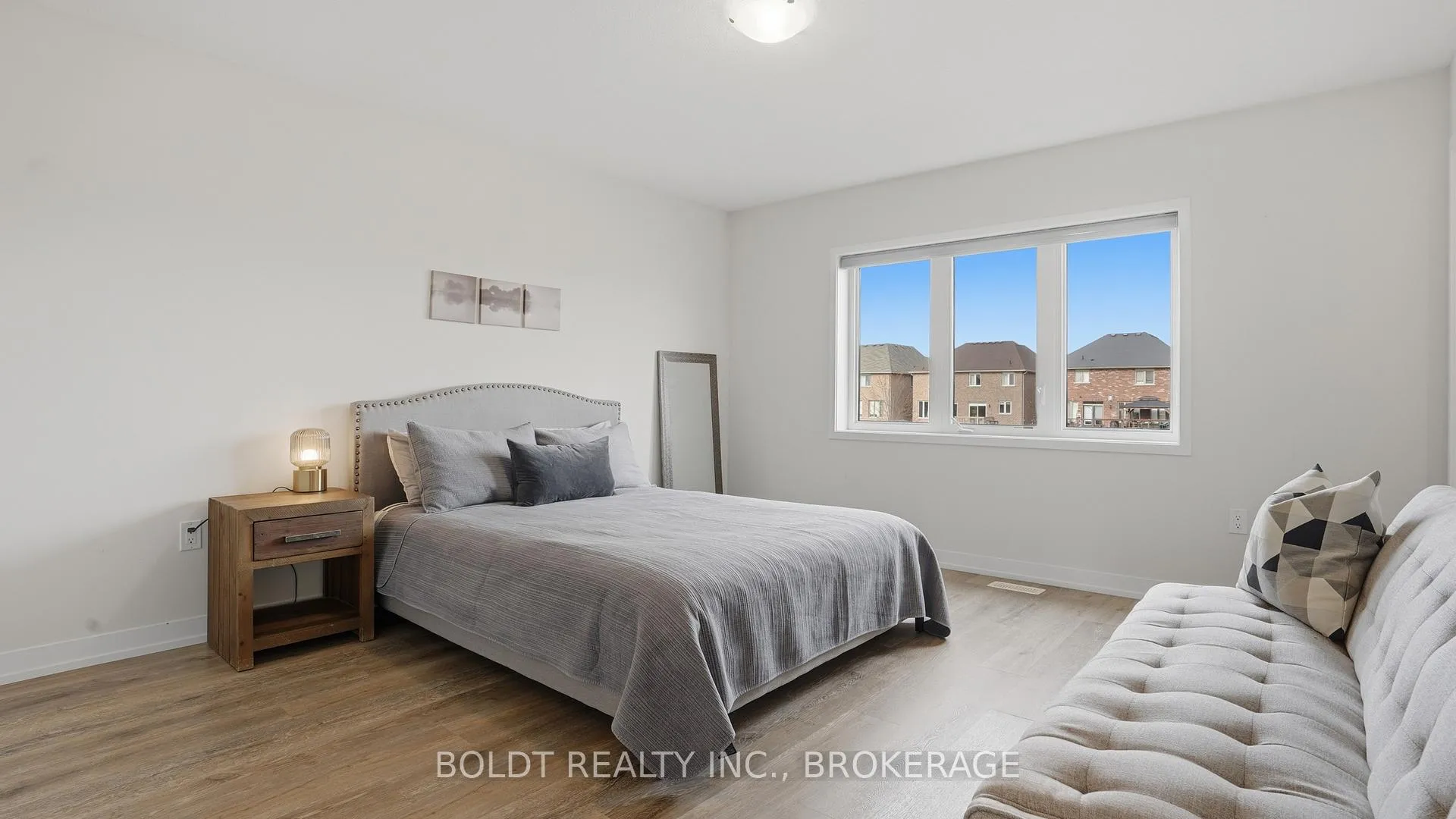 Photo 15 of Unit 11, 7789 Kalar Road, Niagara Falls, Brown — HOMEH