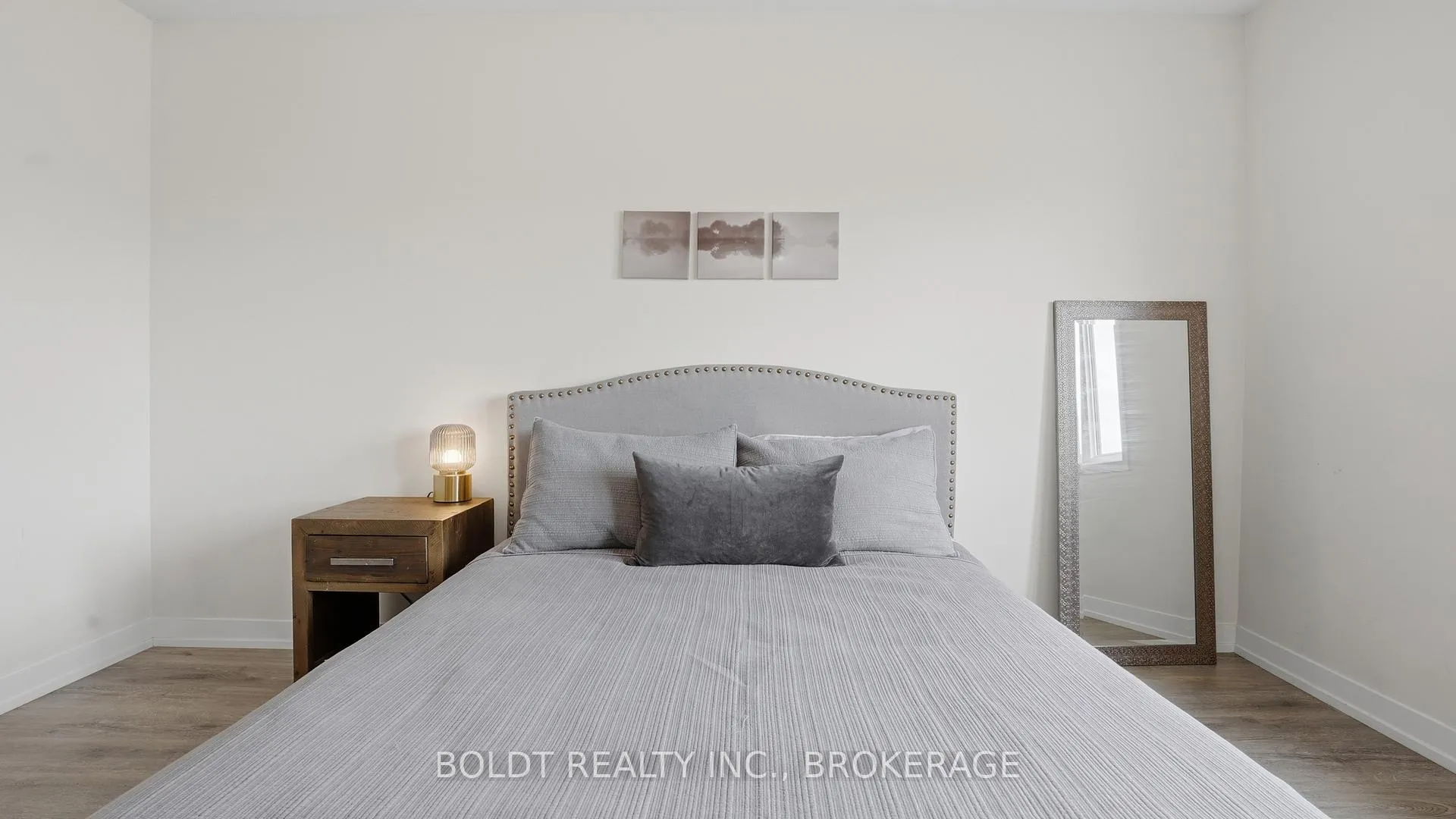 Photo 16 of Unit 11, 7789 Kalar Road, Niagara Falls, Brown — HOMEH