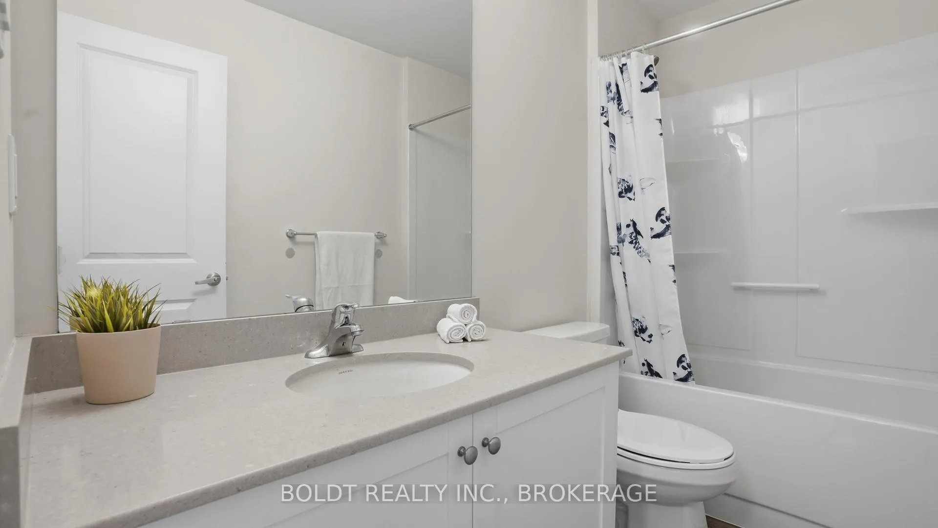 Photo 18 of Unit 11, 7789 Kalar Road, Niagara Falls, Brown — HOMEH