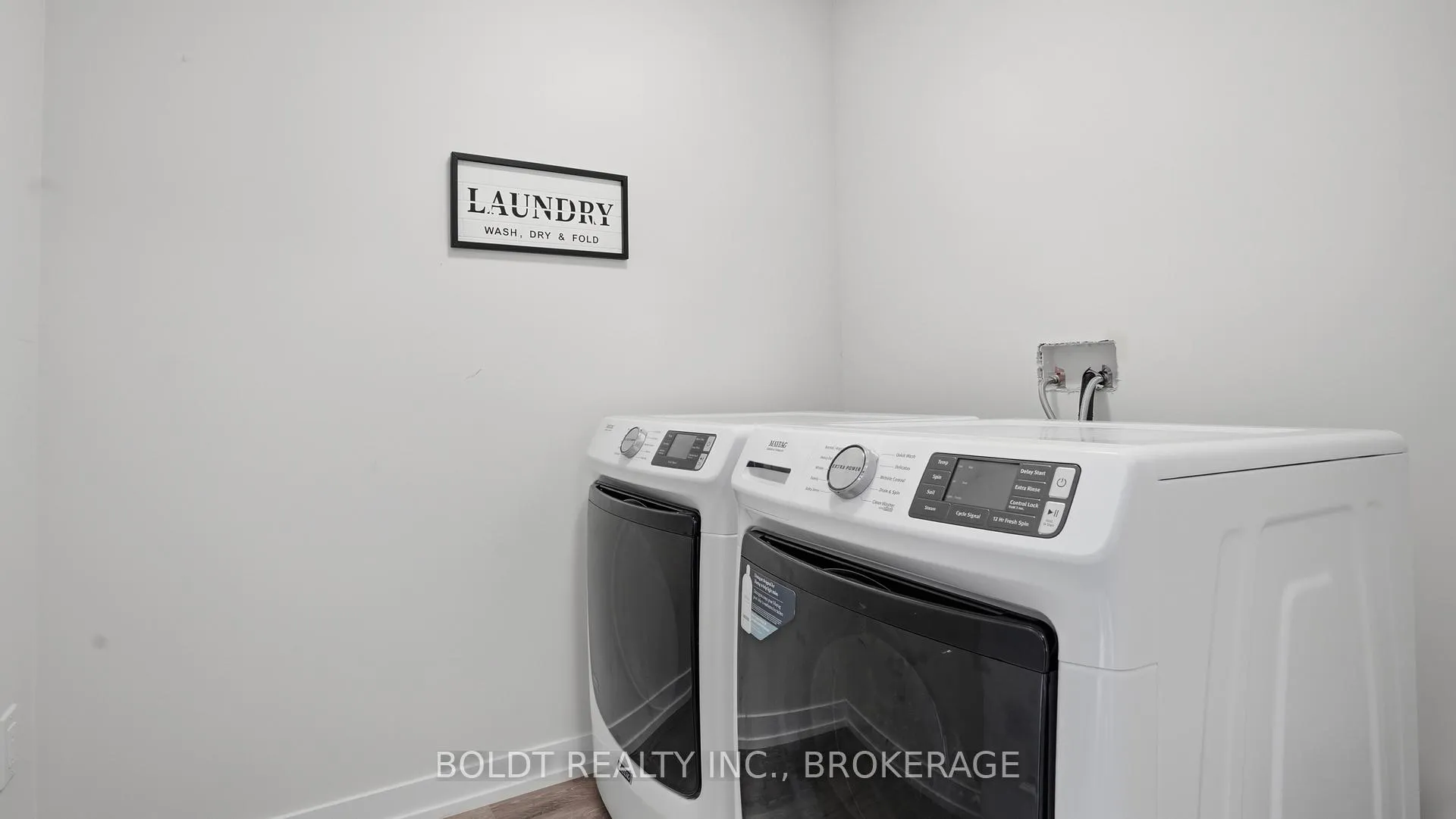 Photo 26 of Unit 11, 7789 Kalar Road, Niagara Falls, Brown — HOMEH