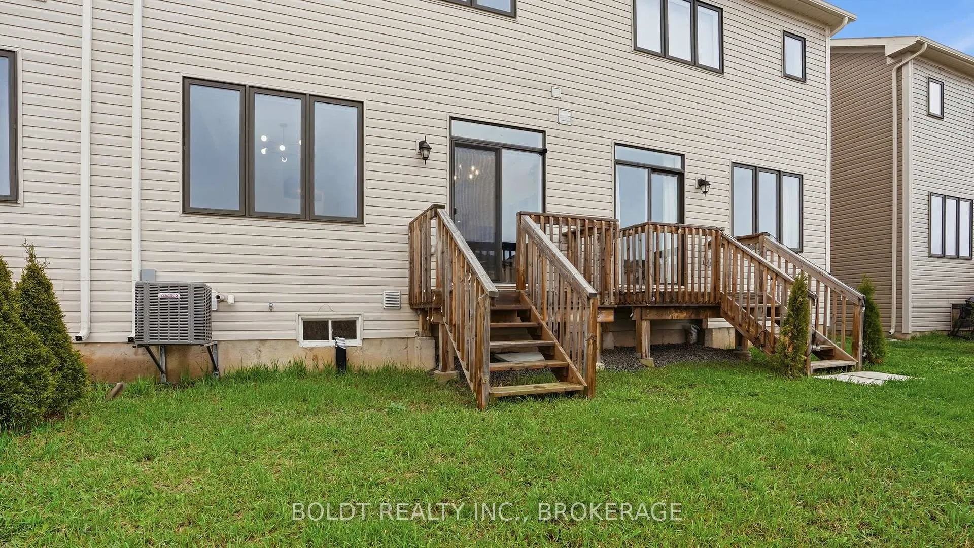 Photo 27 of Unit 11, 7789 Kalar Road, Niagara Falls, Brown — HOMEH