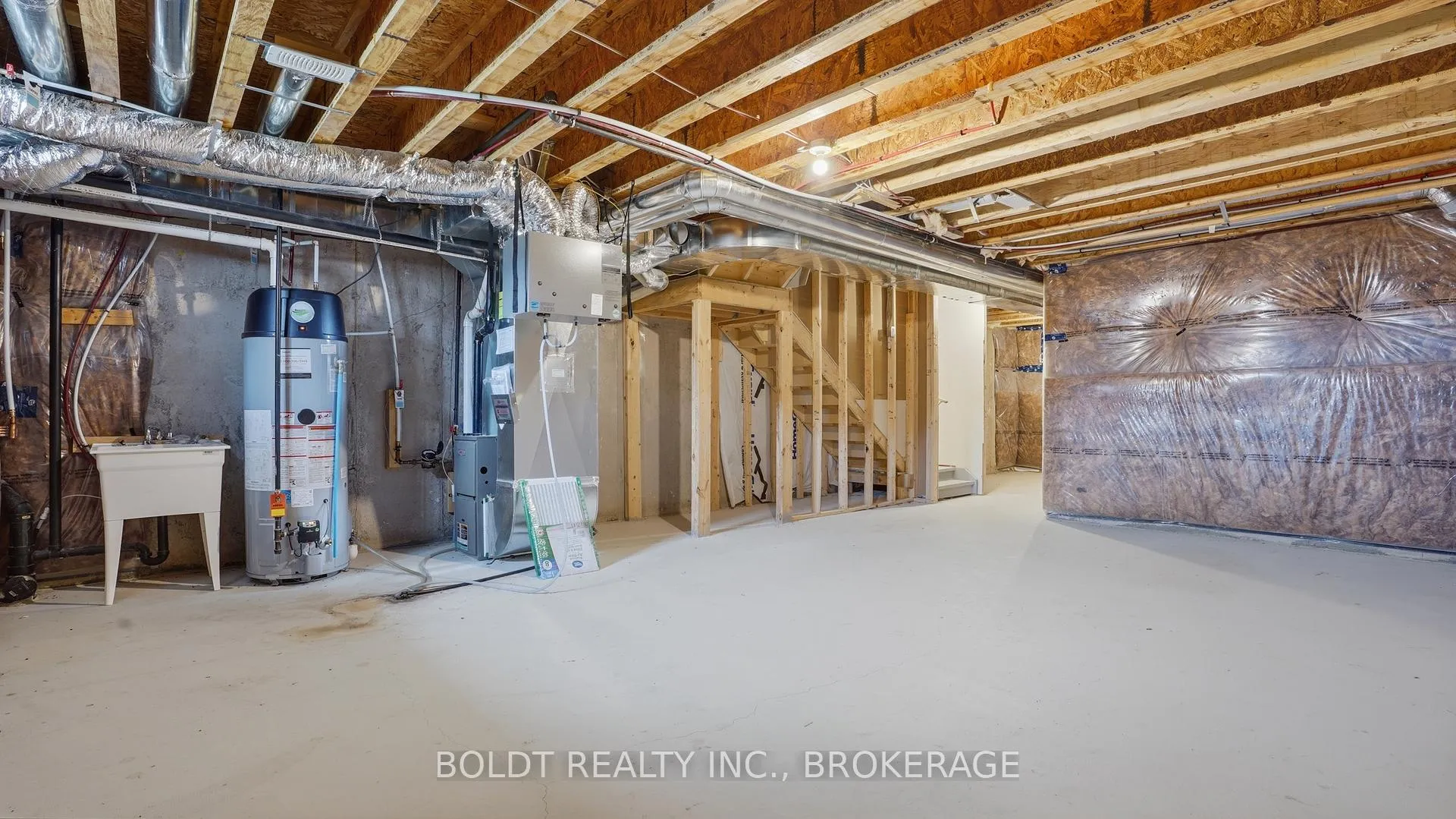 Photo 30 of Unit 11, 7789 Kalar Road, Niagara Falls, Brown — HOMEH