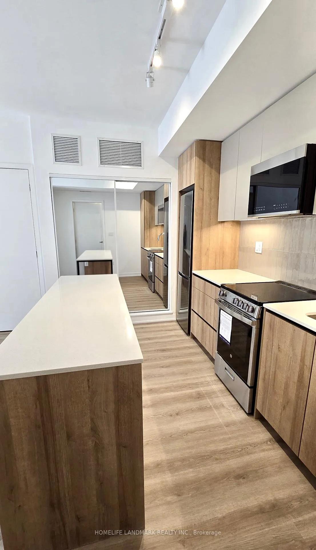 Photo 4 of Unit 107, 30 All Nations Drive, Brampton, Northwest Brampton — HOMEH