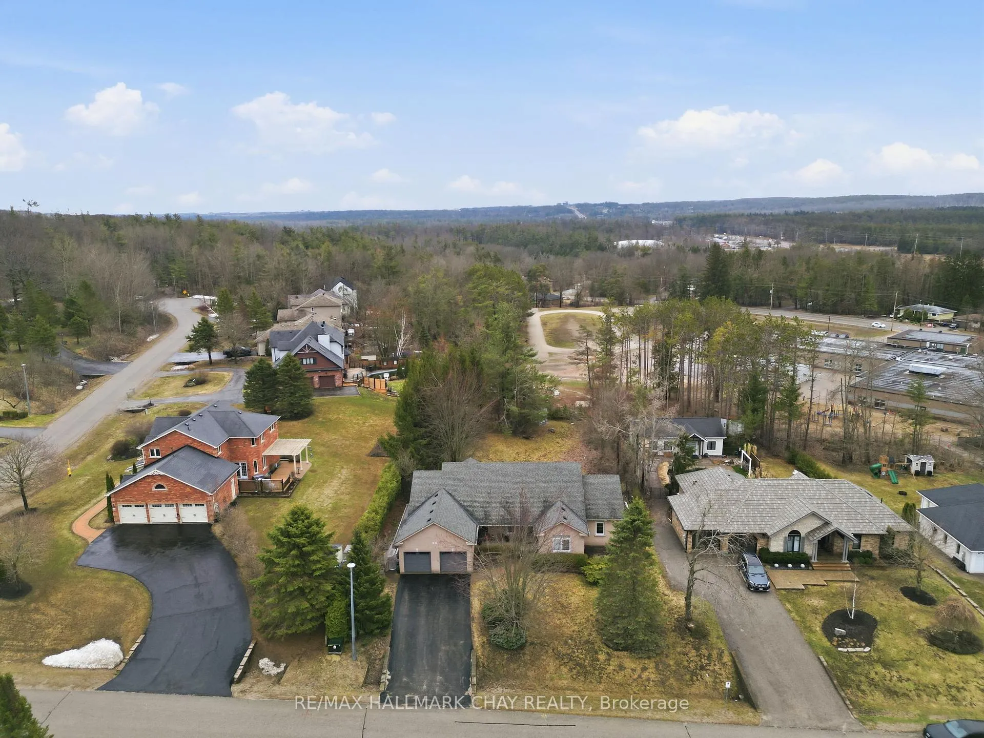 Photo 3 of 3 Forest Hill Drive, Springwater, Midhurst — HOMEH