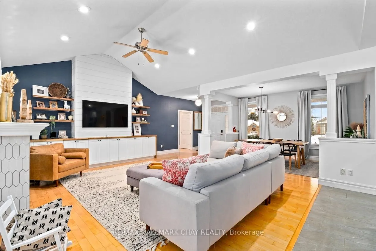 Photo 6 of 3 Forest Hill Drive, Springwater, Midhurst — HOMEH