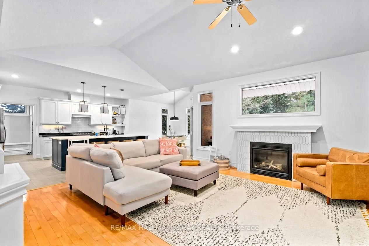 Photo 9 of 3 Forest Hill Drive, Springwater, Midhurst — HOMEH