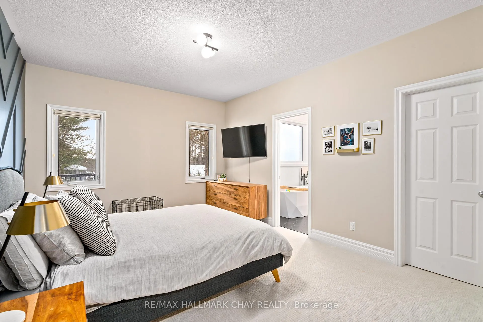 Photo 17 of 3 Forest Hill Drive, Springwater, Midhurst — HOMEH
