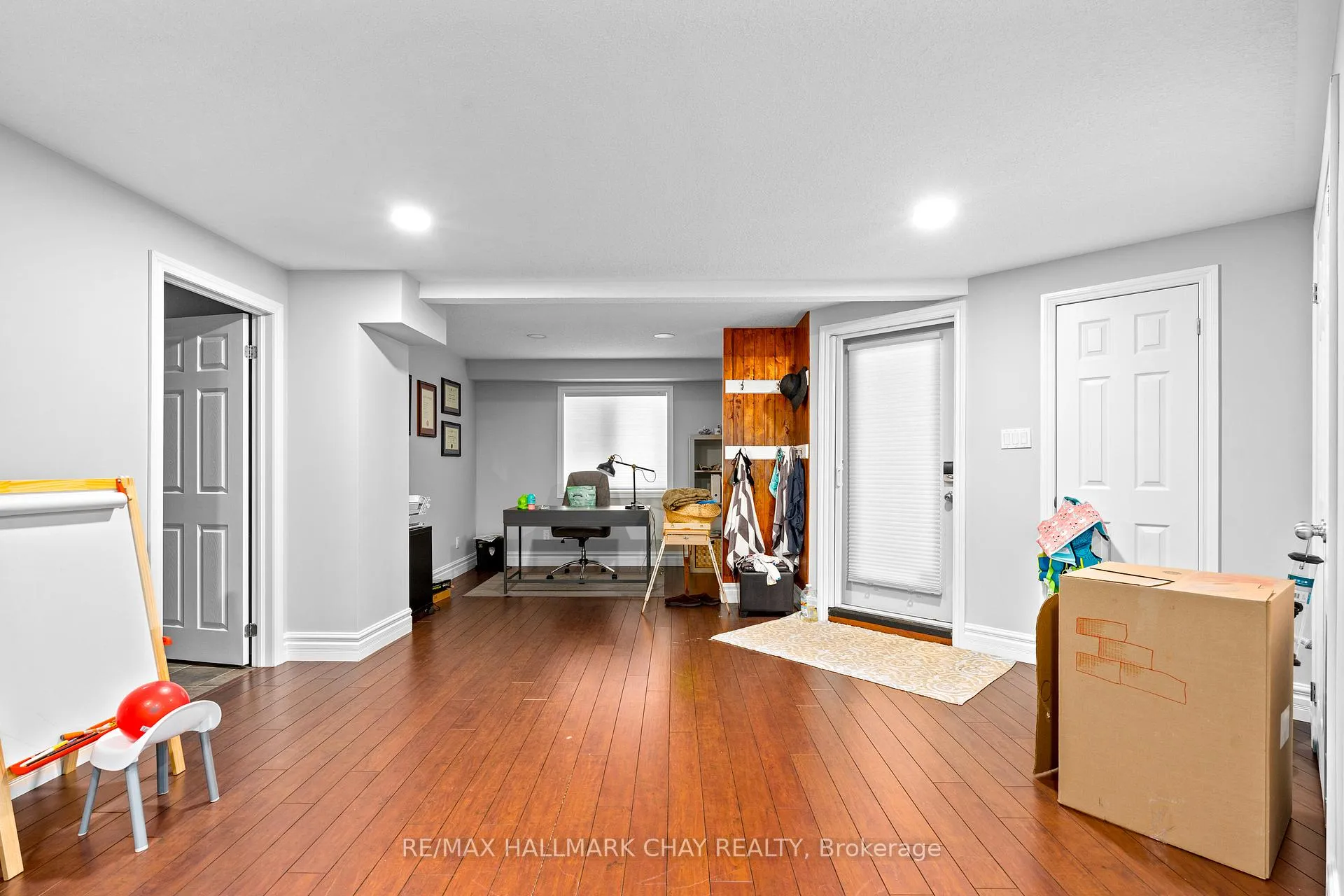 Photo 26 of 3 Forest Hill Drive, Springwater, Midhurst — HOMEH