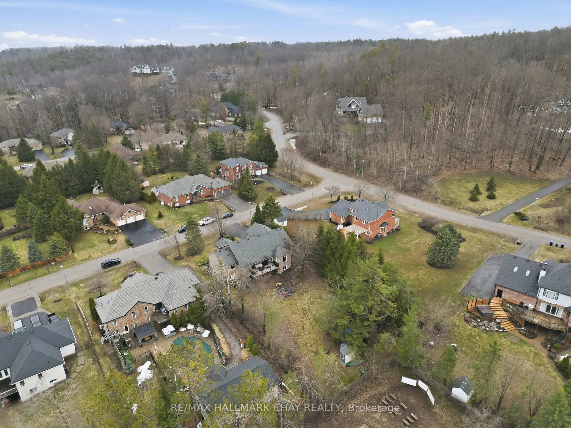 Photo 31 of 3 Forest Hill Drive, Springwater, Midhurst — HOMEH