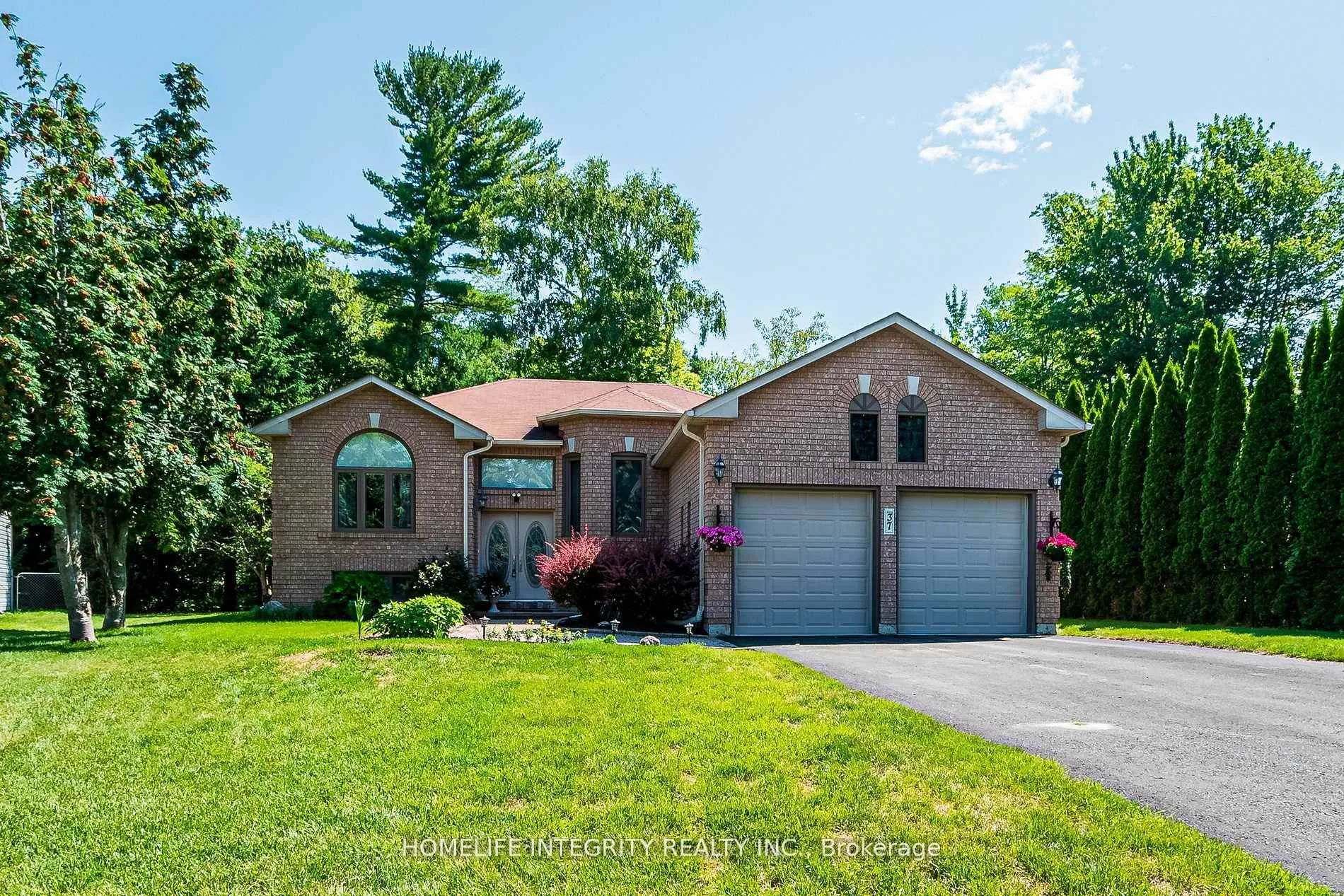 Photo 1 of 37 Brouwer Crescent, Wasaga Beach — HOMEH