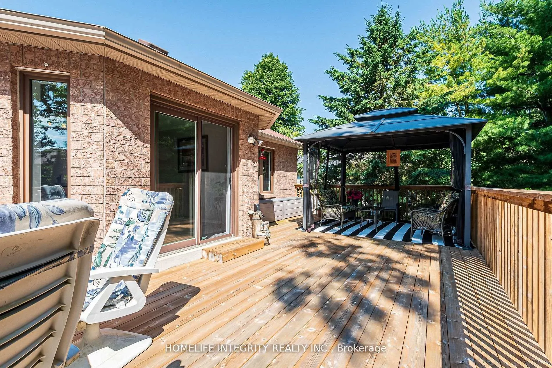 Photo 4 of 37 Brouwer Crescent, Wasaga Beach — HOMEH