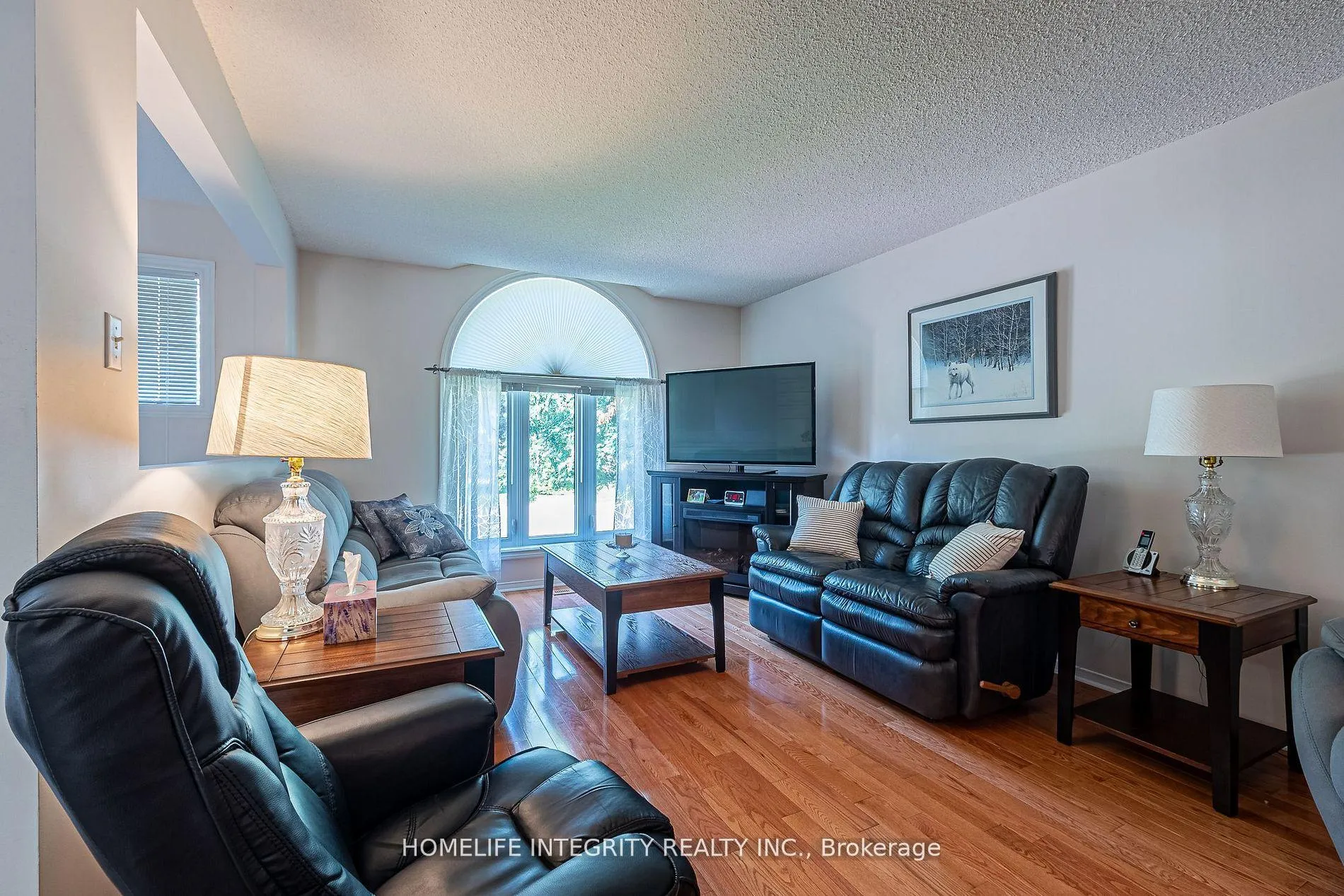 Photo 11 of 37 Brouwer Crescent, Wasaga Beach — HOMEH