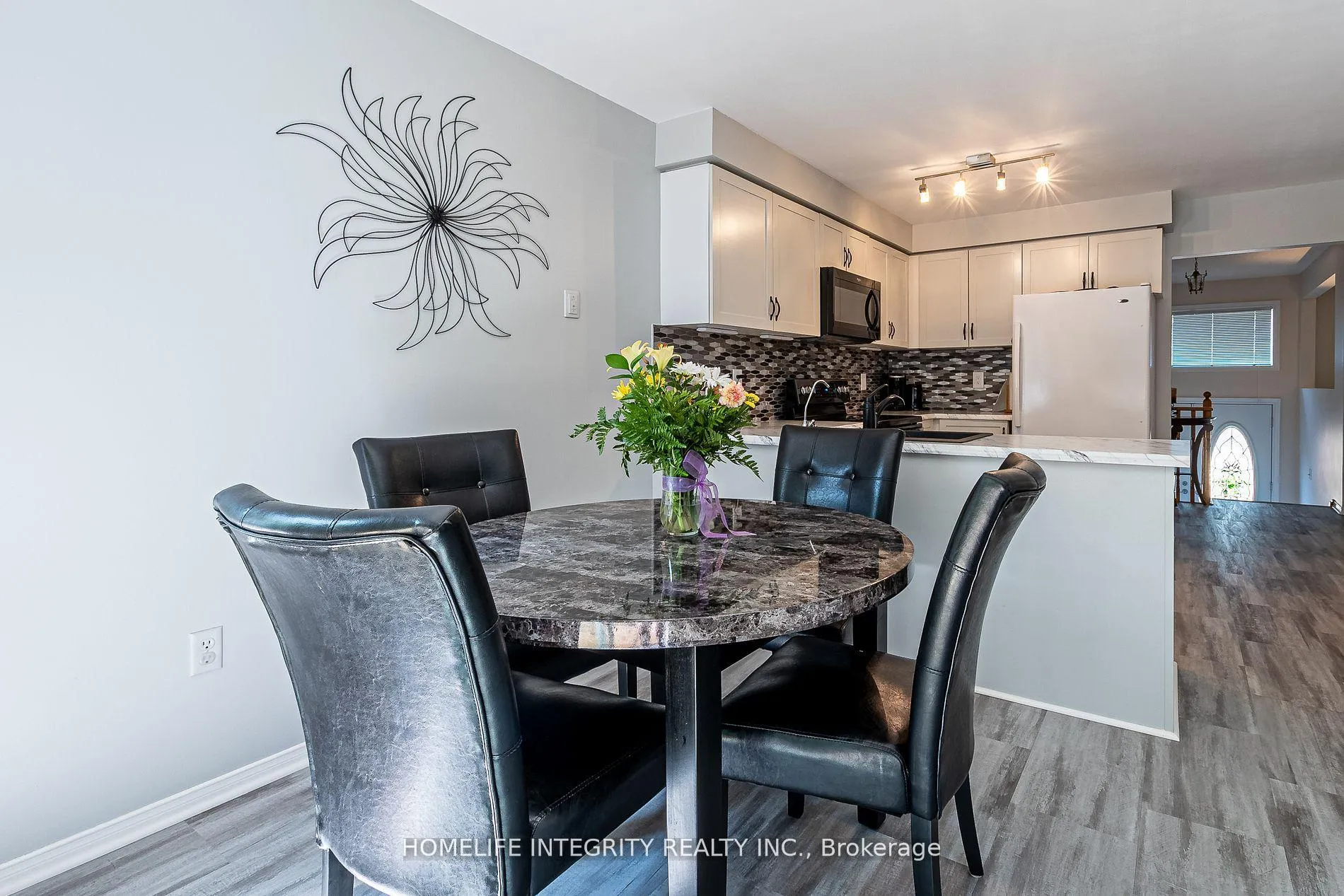 Photo 19 of 37 Brouwer Crescent, Wasaga Beach — HOMEH