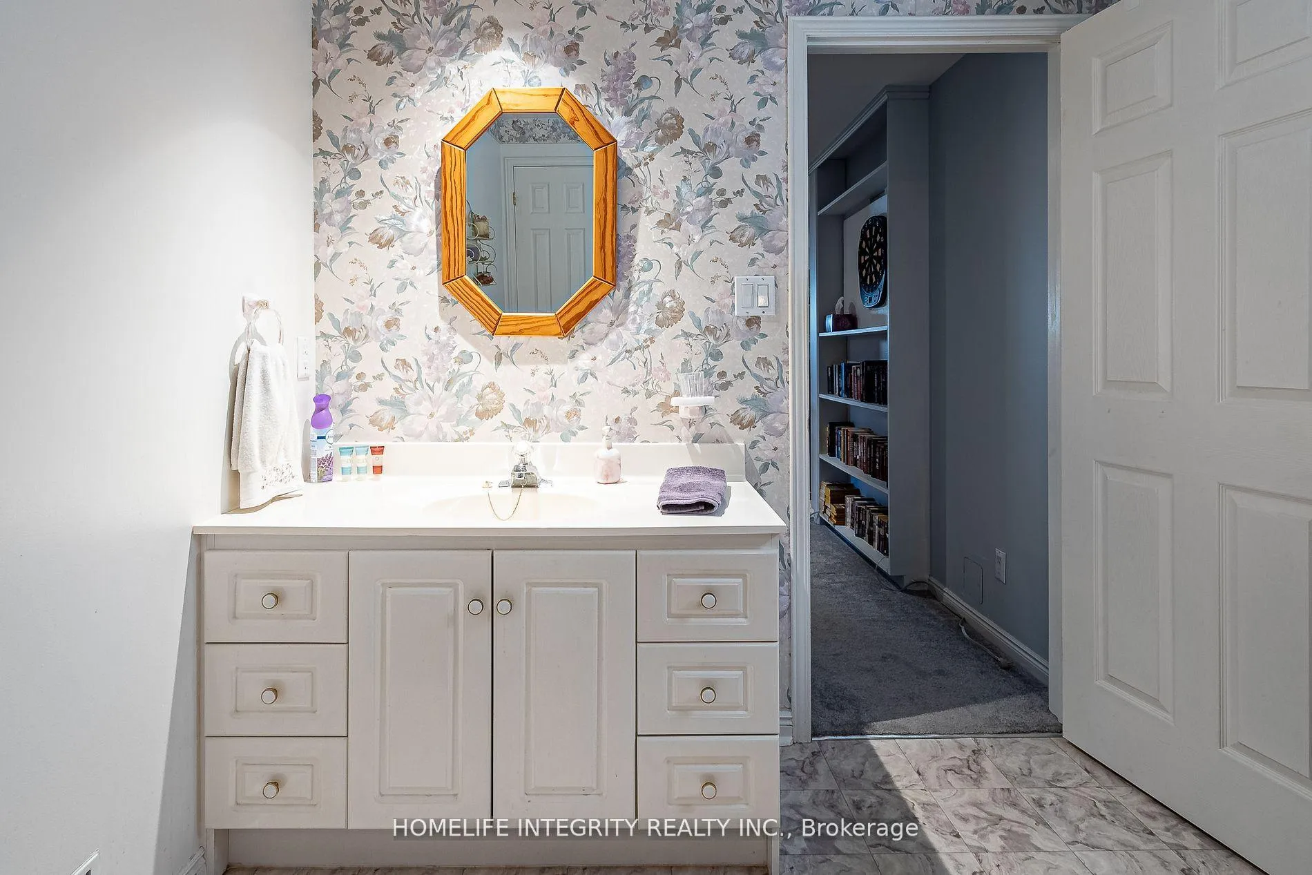 Photo 35 of 37 Brouwer Crescent, Wasaga Beach — HOMEH