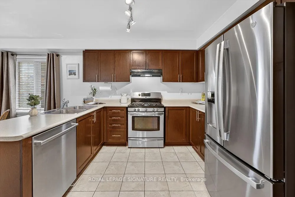 Photo 10 of 787 McCue Drive, Oshawa, Taunton — HOMEH