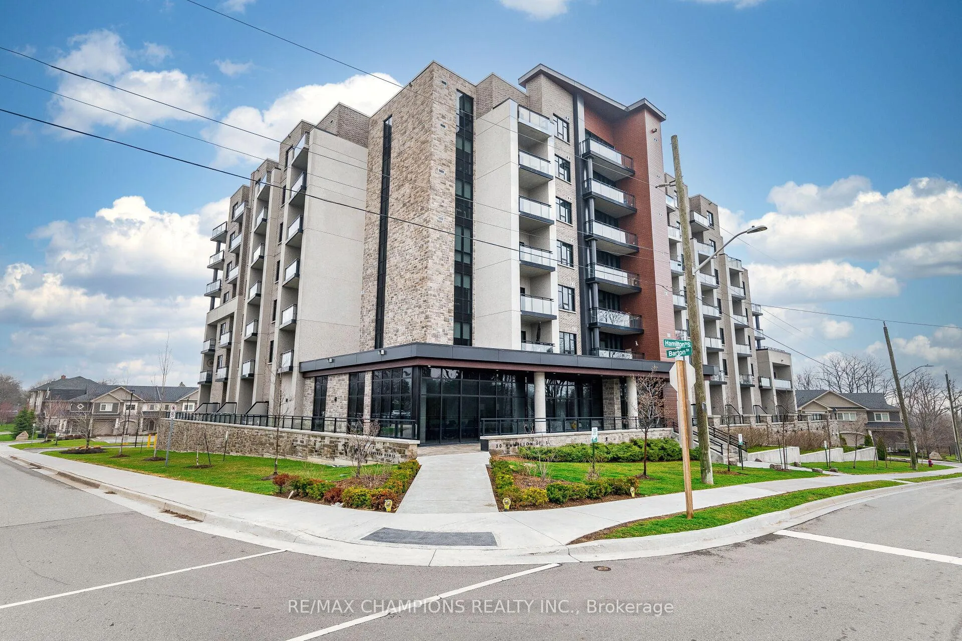 Photo 1 of 30 Hamilton Street, Hamilton, Waterdown — HOMEH