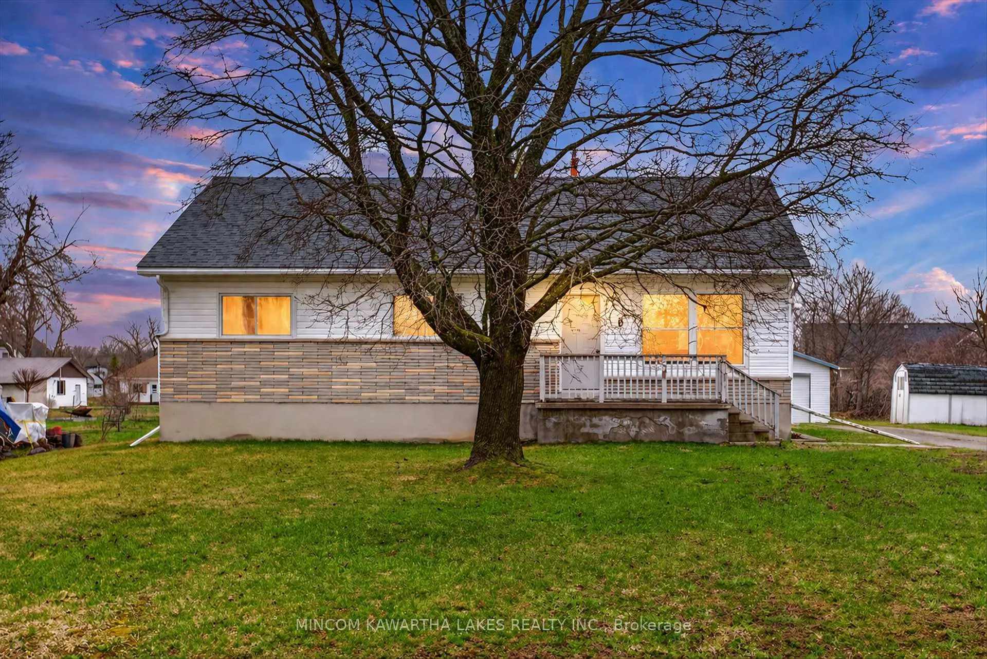 Photo 2 of 8 West Street N, Kawartha Lakes, Fenelon Falls — HOMEH