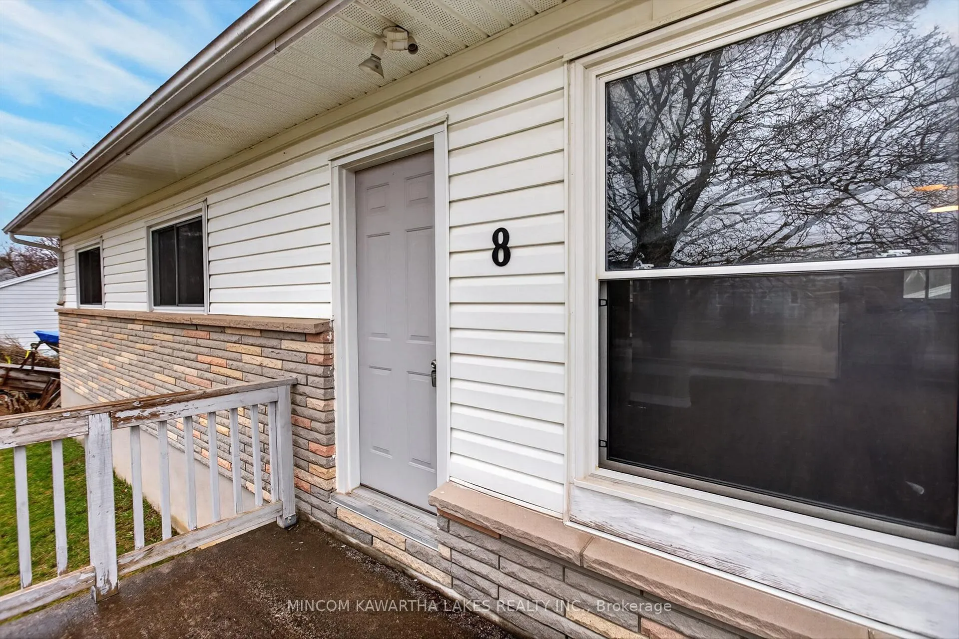 Photo 5 of 8 West Street N, Kawartha Lakes, Fenelon Falls — HOMEH