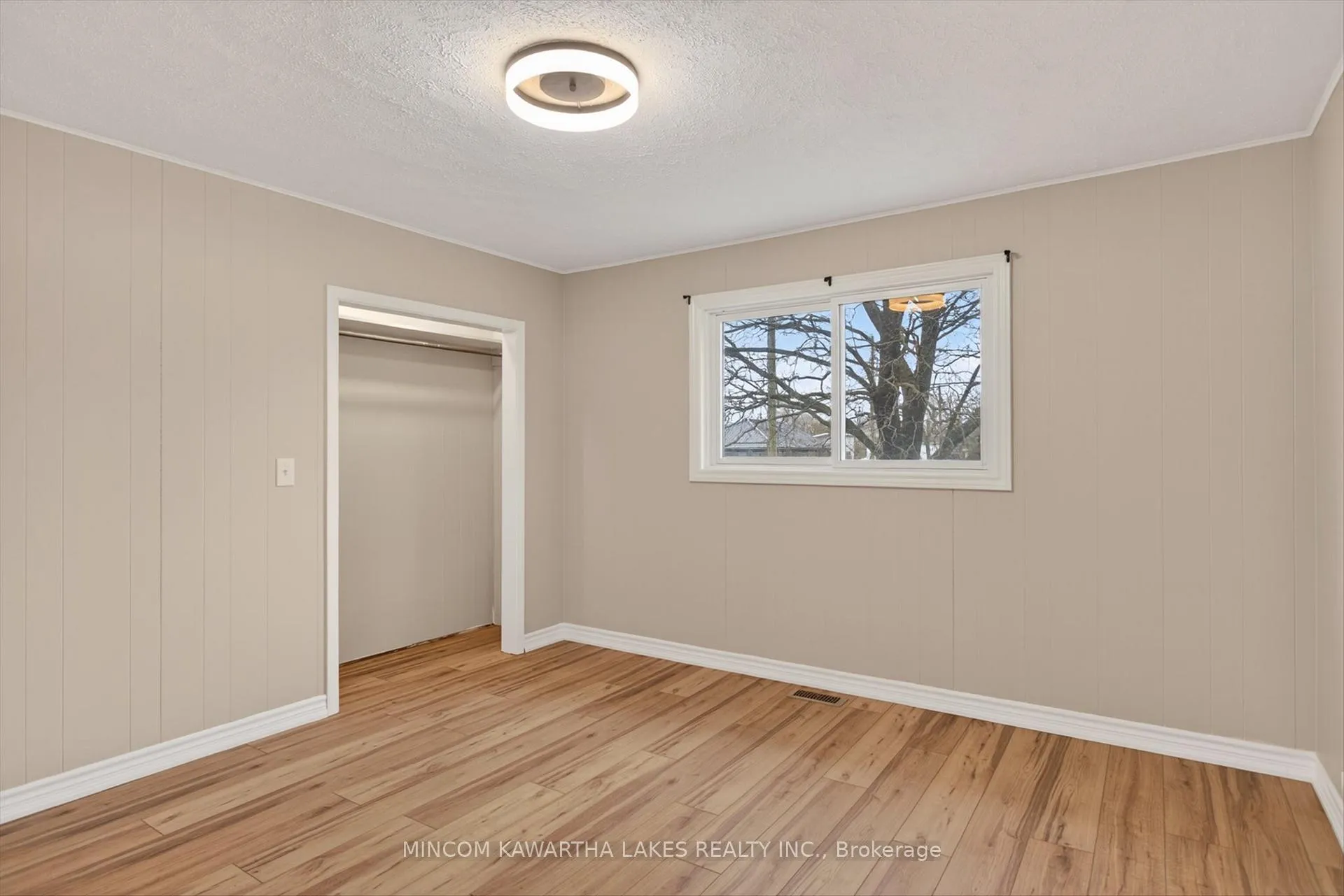 Photo 19 of 8 West Street N, Kawartha Lakes, Fenelon Falls — HOMEH