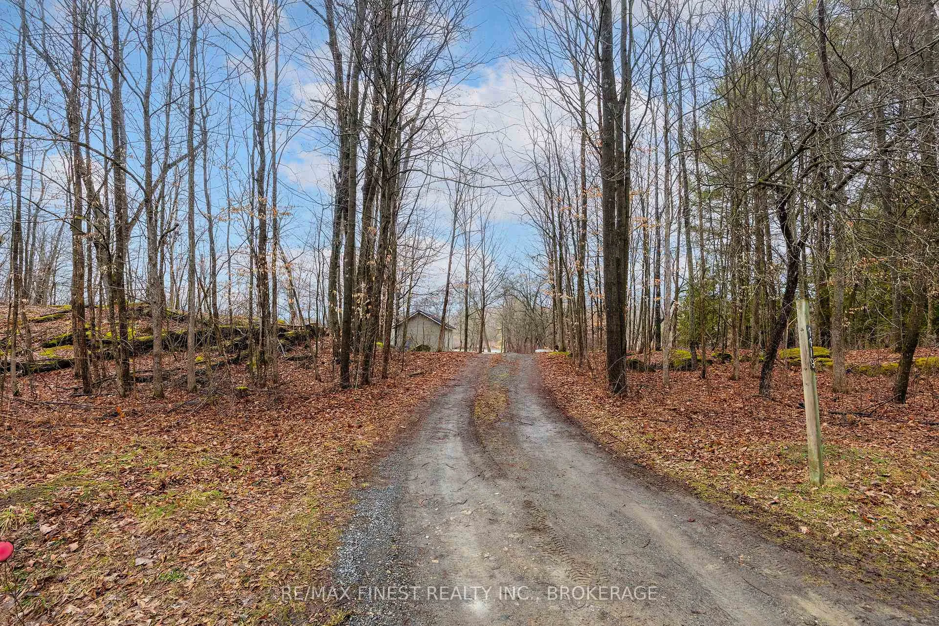 Photo 4 of 4419 Westview Lane, Frontenac, Frontenac South — HOMEH