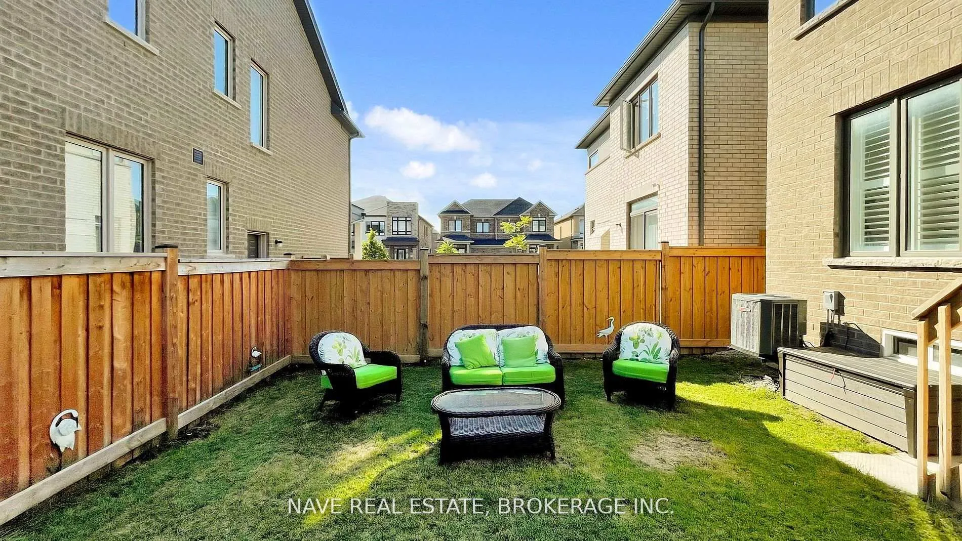 Photo 23 of 52 Conarty Cres., Whitby, Rural Whitby — HOMEH