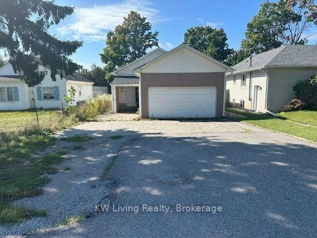 Photo 2 of 782 Liverpool Road, Pickering, Bay Ridges — HOMEH