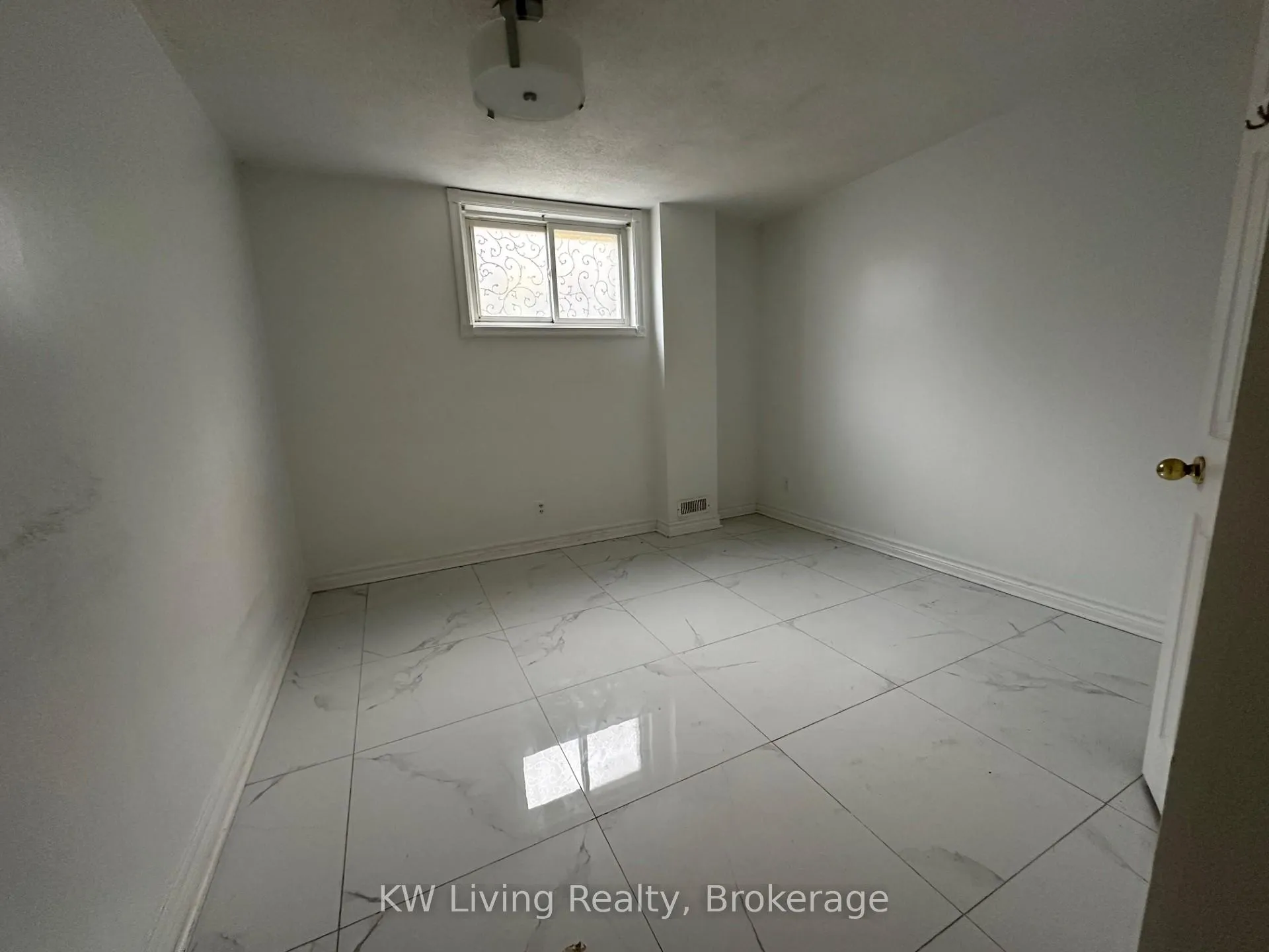 Photo 6 of 782 Liverpool Road, Pickering, Bay Ridges — HOMEH
